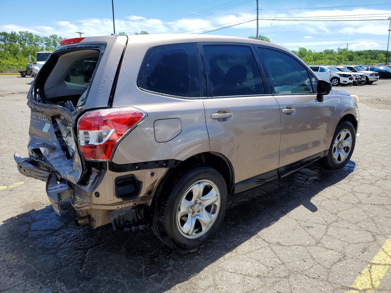 2014 Subaru Forester 2.5i Tan vin: JF2SJAAC8EH427179