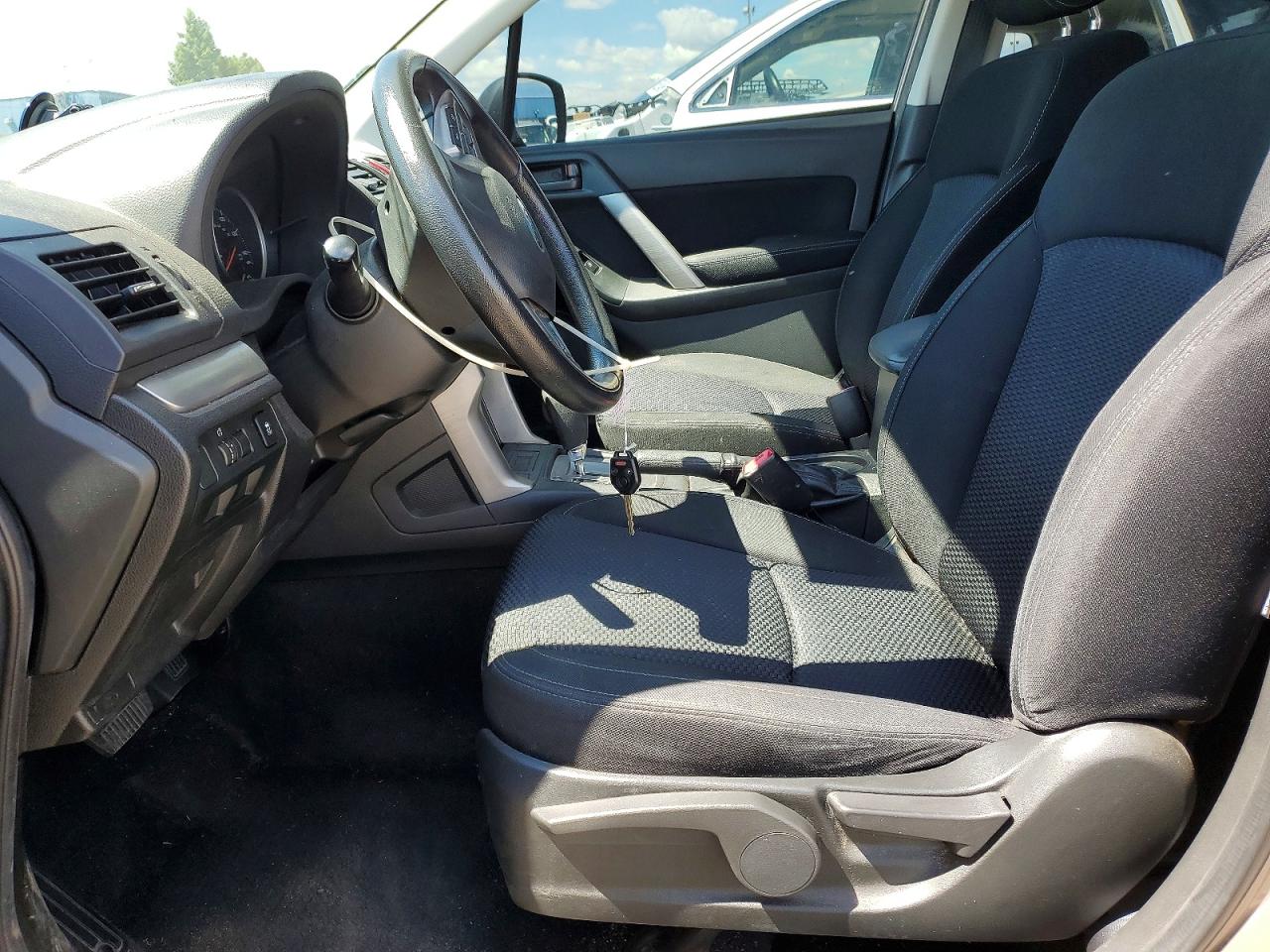 2014 Subaru Forester 2.5i Tan vin: JF2SJAAC8EH427179