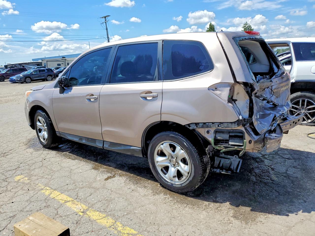 2014 Subaru Forester 2.5i Tan vin: JF2SJAAC8EH427179