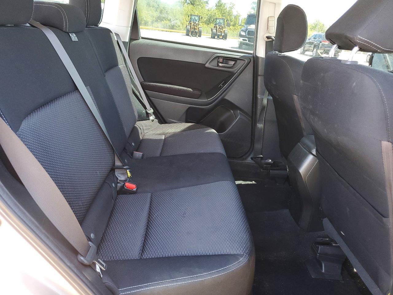 2014 Subaru Forester 2.5i Tan vin: JF2SJAAC8EH427179