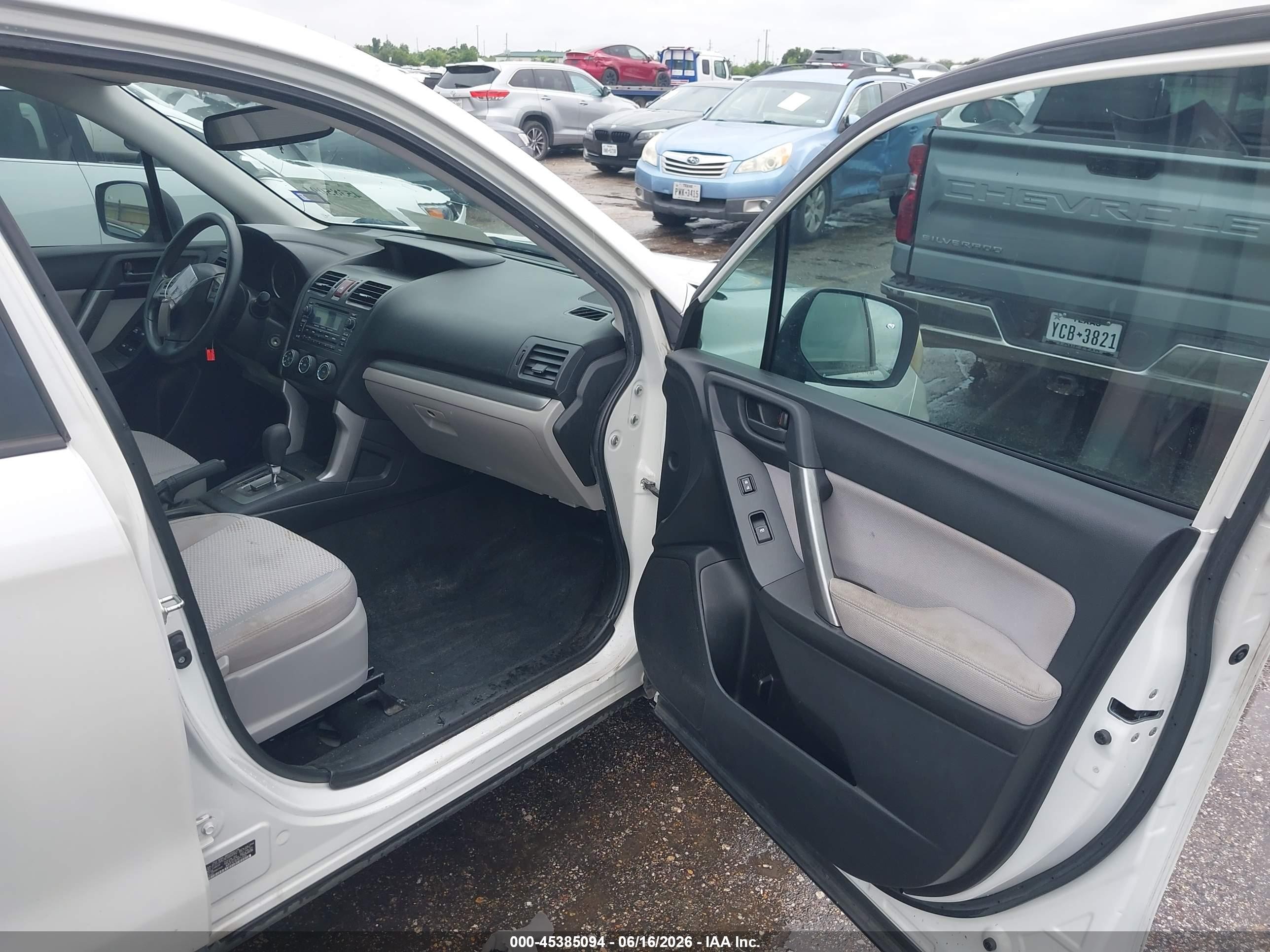 2014 Subaru Forester 2.5i White vin: JF2SJAAC8EH464992