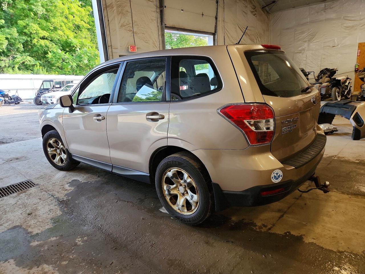 2014 Subaru Forester 2.5i Silver vin: JF2SJAAC8EH487186