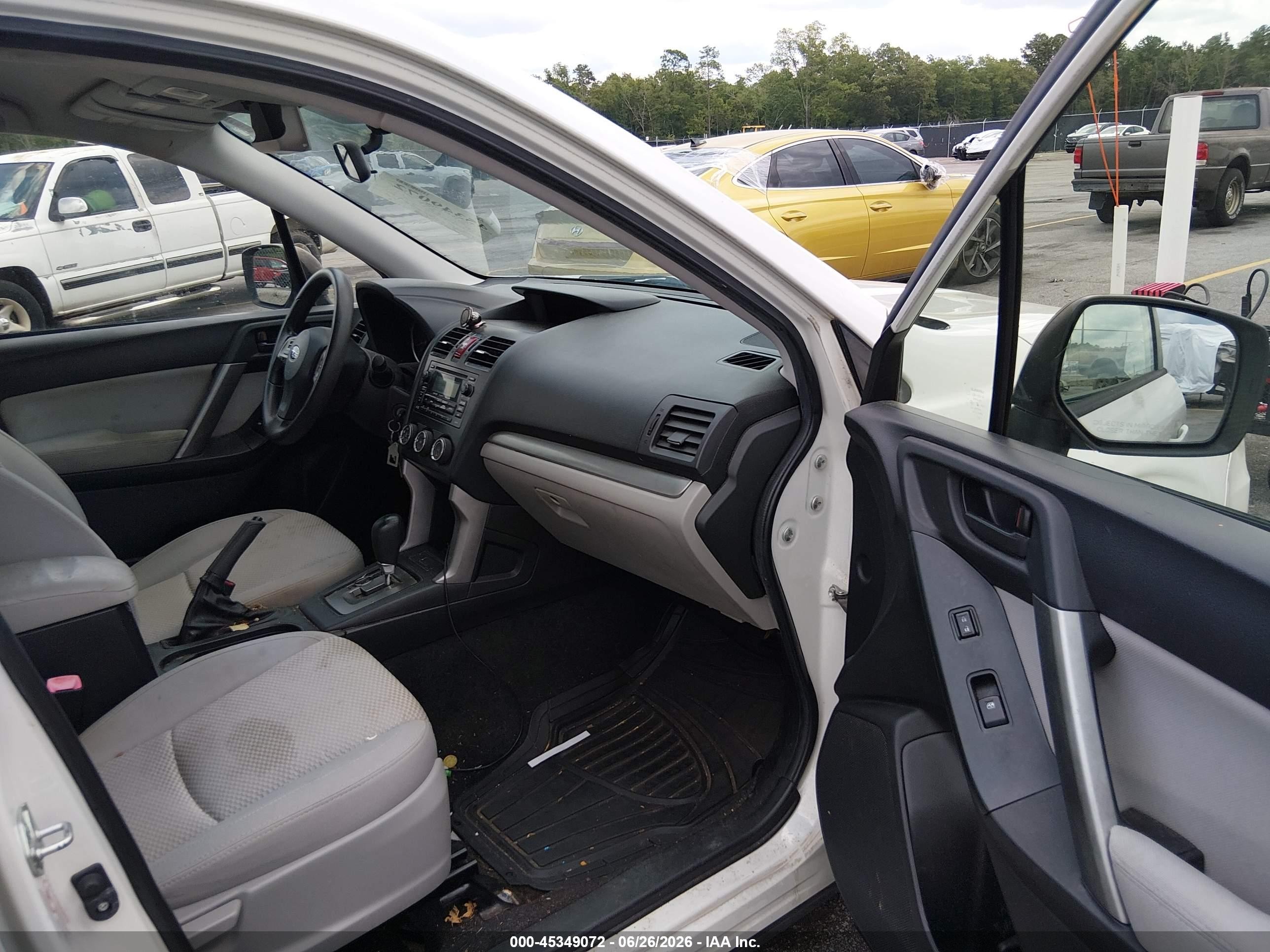 2014 Subaru Forester 2.5i White vin: JF2SJAAC8EH489360