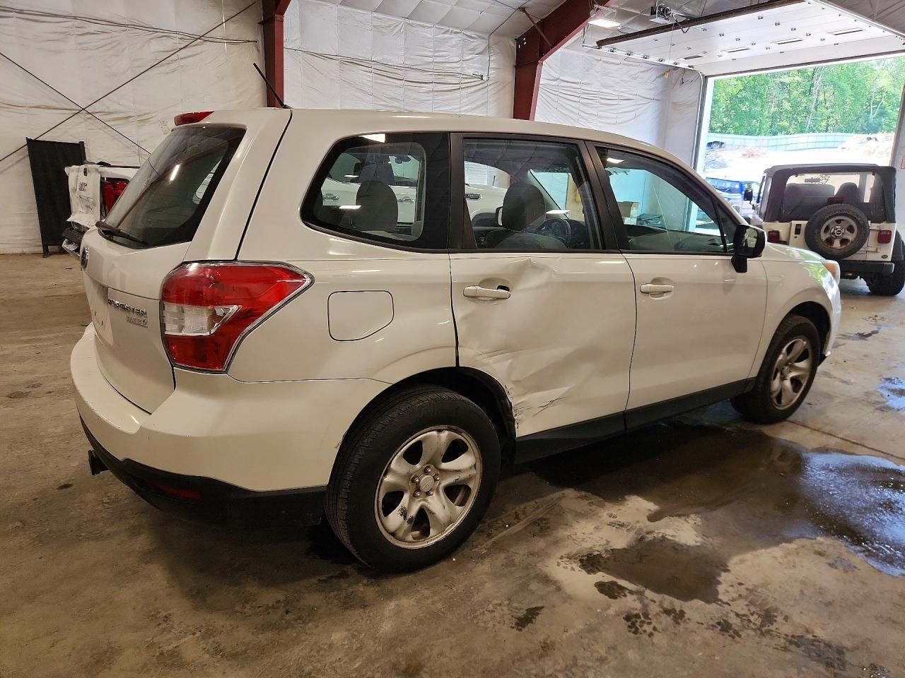 2014 Subaru Forester 2.5i White vin: JF2SJAAC8EH490444