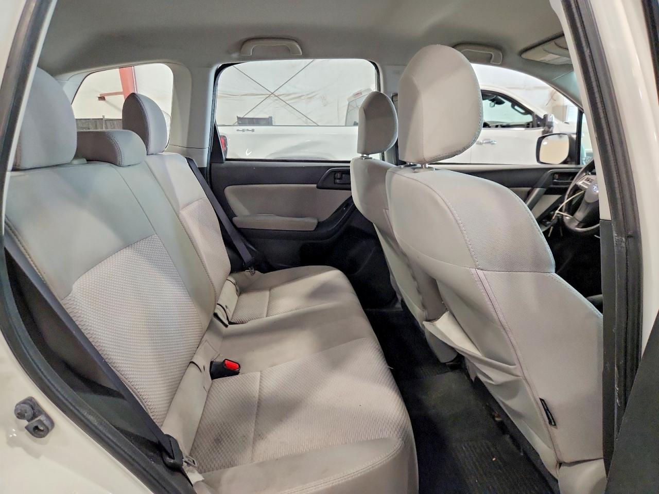 2014 Subaru Forester 2.5i White vin: JF2SJAAC8EH490444