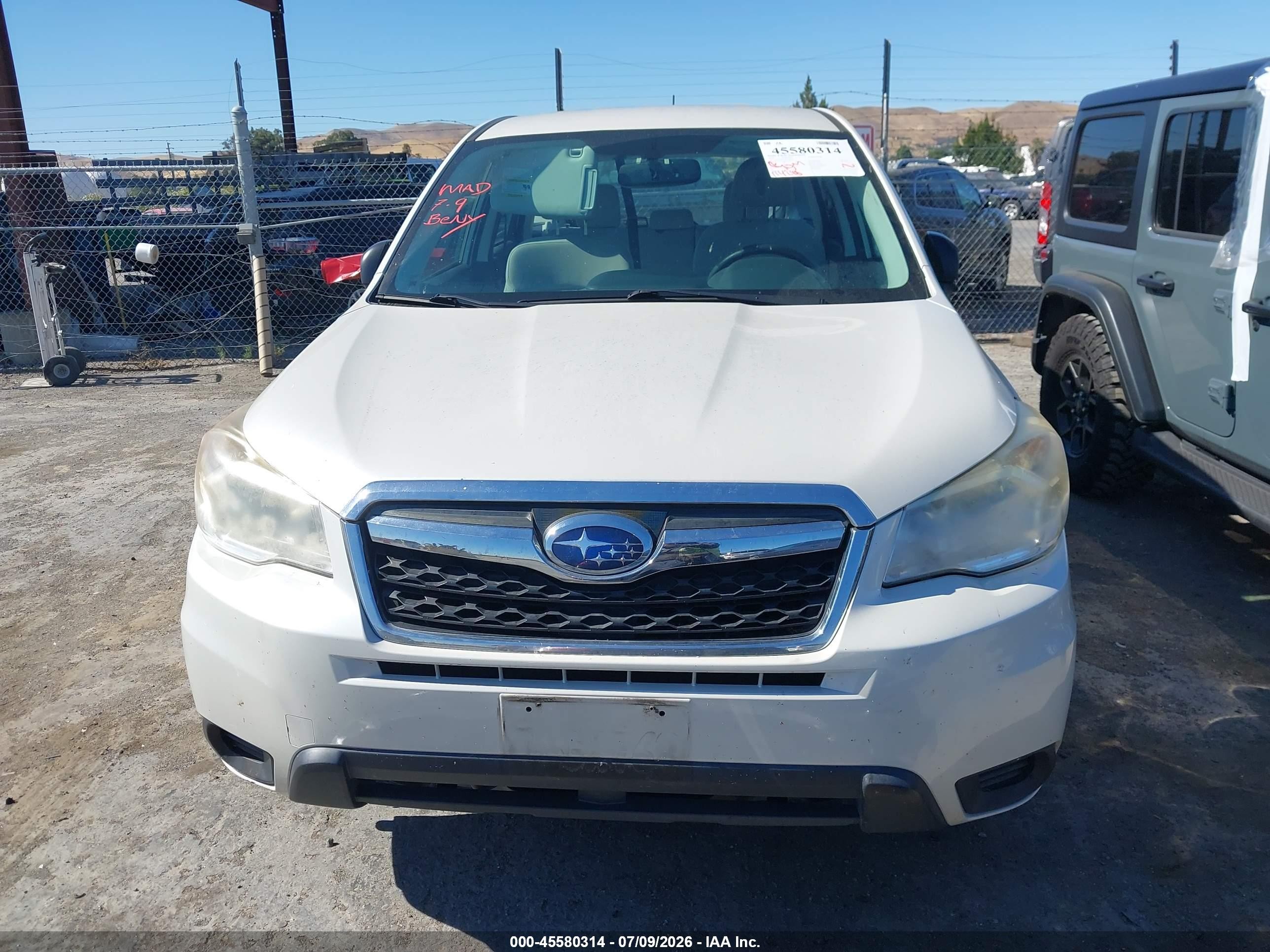 2014 Subaru Forester 2.5i White vin: JF2SJAAC9EH419012