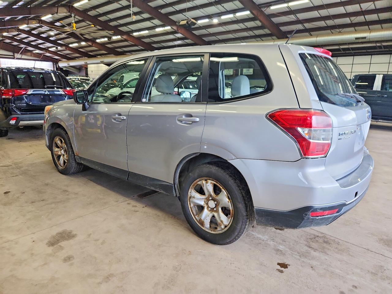 2014 Subaru Forester 2.5i Silver vin: JF2SJAACXEG411183