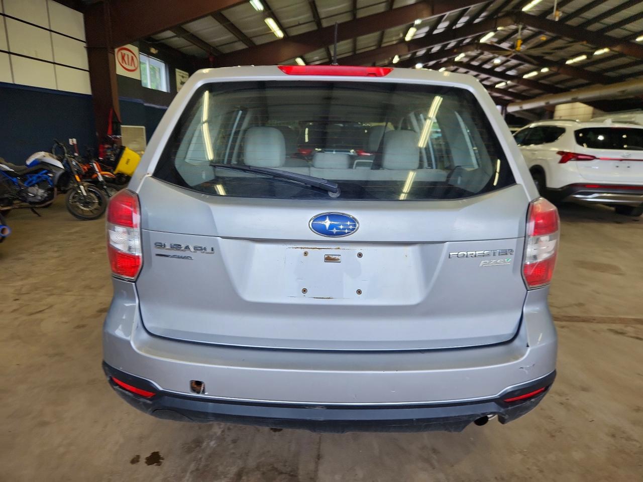 2014 Subaru Forester 2.5i Silver vin: JF2SJAACXEG411183