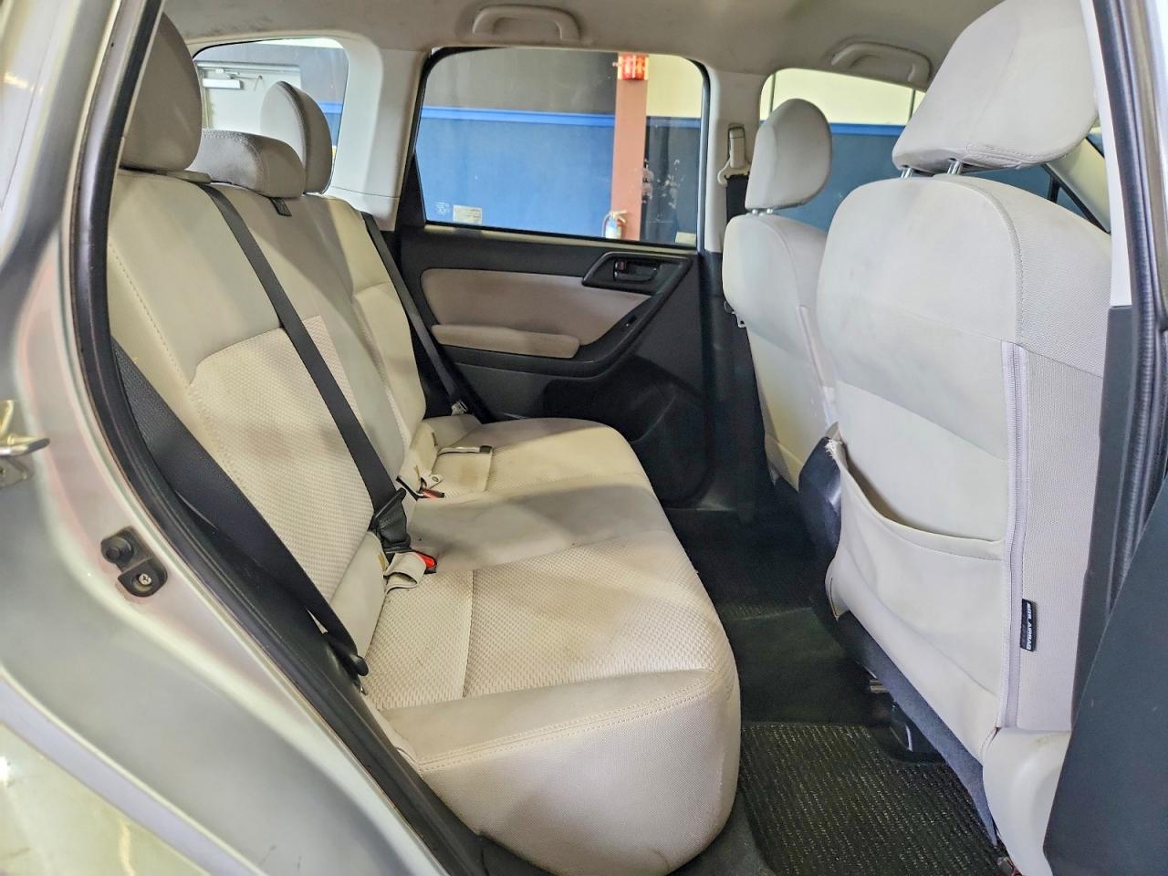2014 Subaru Forester 2.5i Silver vin: JF2SJAACXEG411183