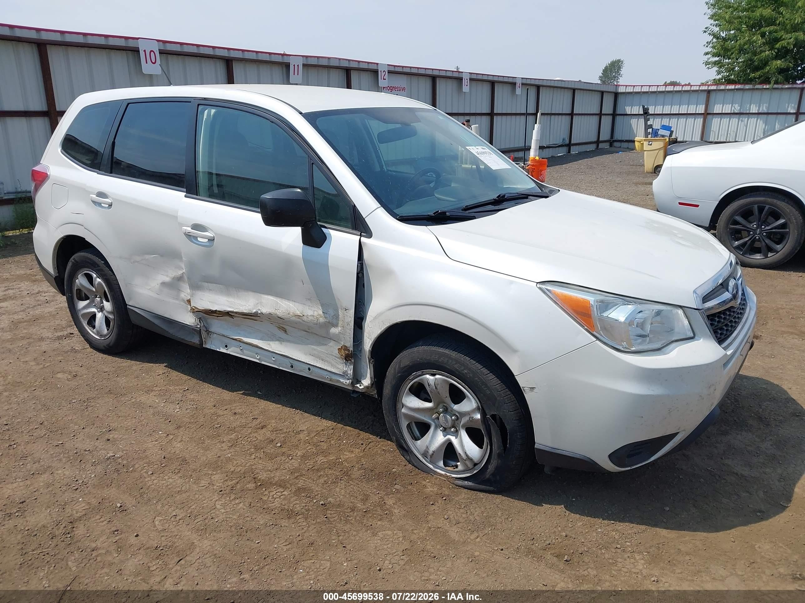 2014 Subaru Forester 2.5i White vin: JF2SJAACXEH461110