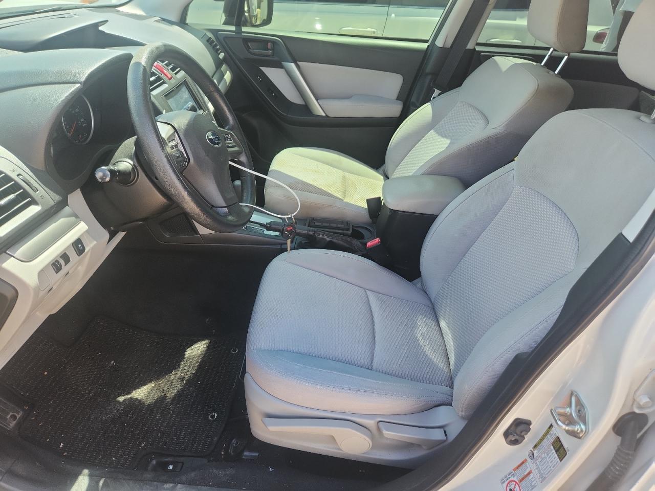 2014 Subaru Forester 2.5i White vin: JF2SJAACXEH507115