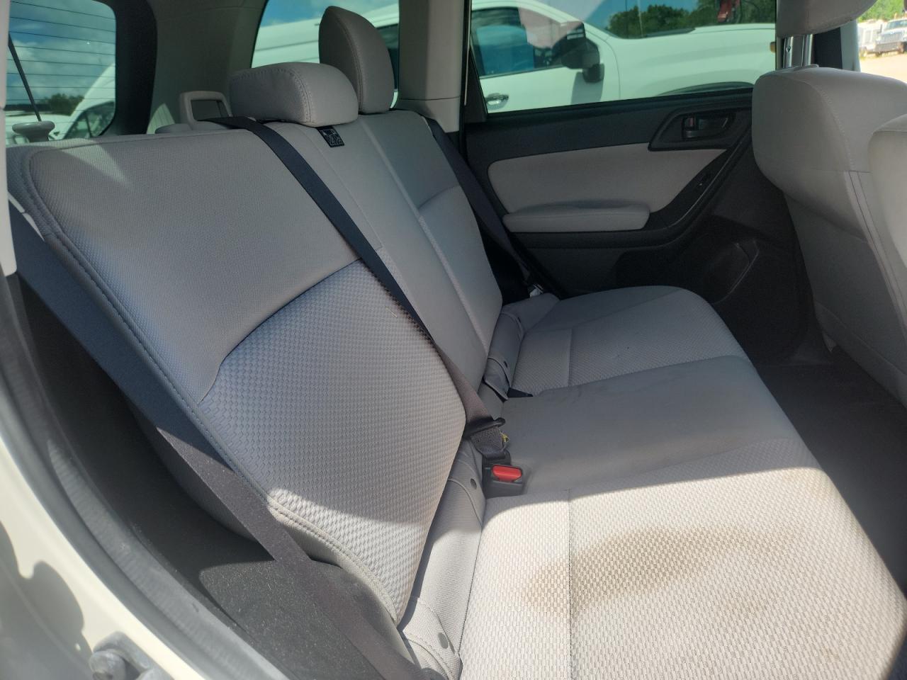 2014 Subaru Forester 2.5i White vin: JF2SJAACXEH507115