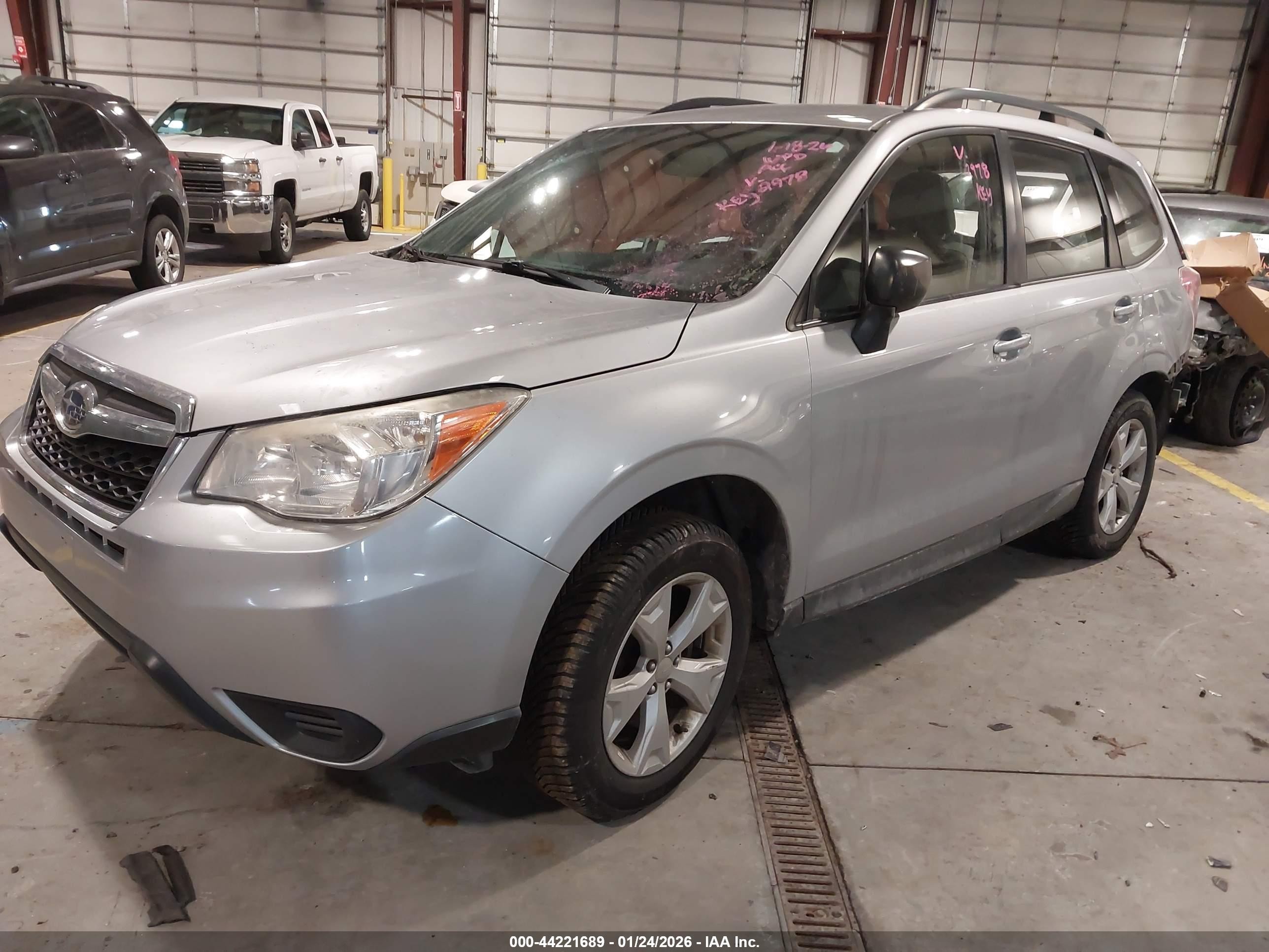2015 Subaru Forester 2.5i Silver vin: JF2SJABC0FH492978