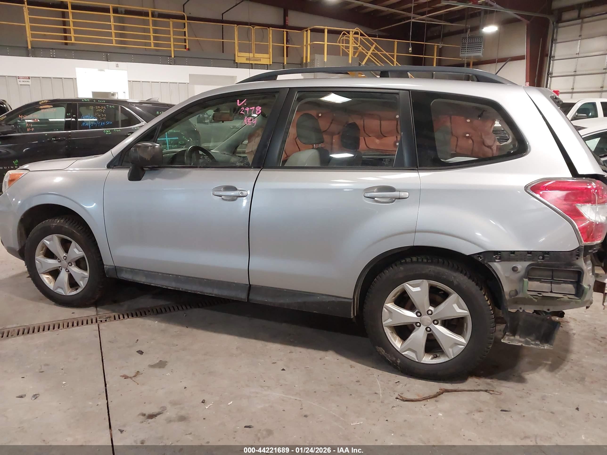 2015 Subaru Forester 2.5i Silver vin: JF2SJABC0FH492978