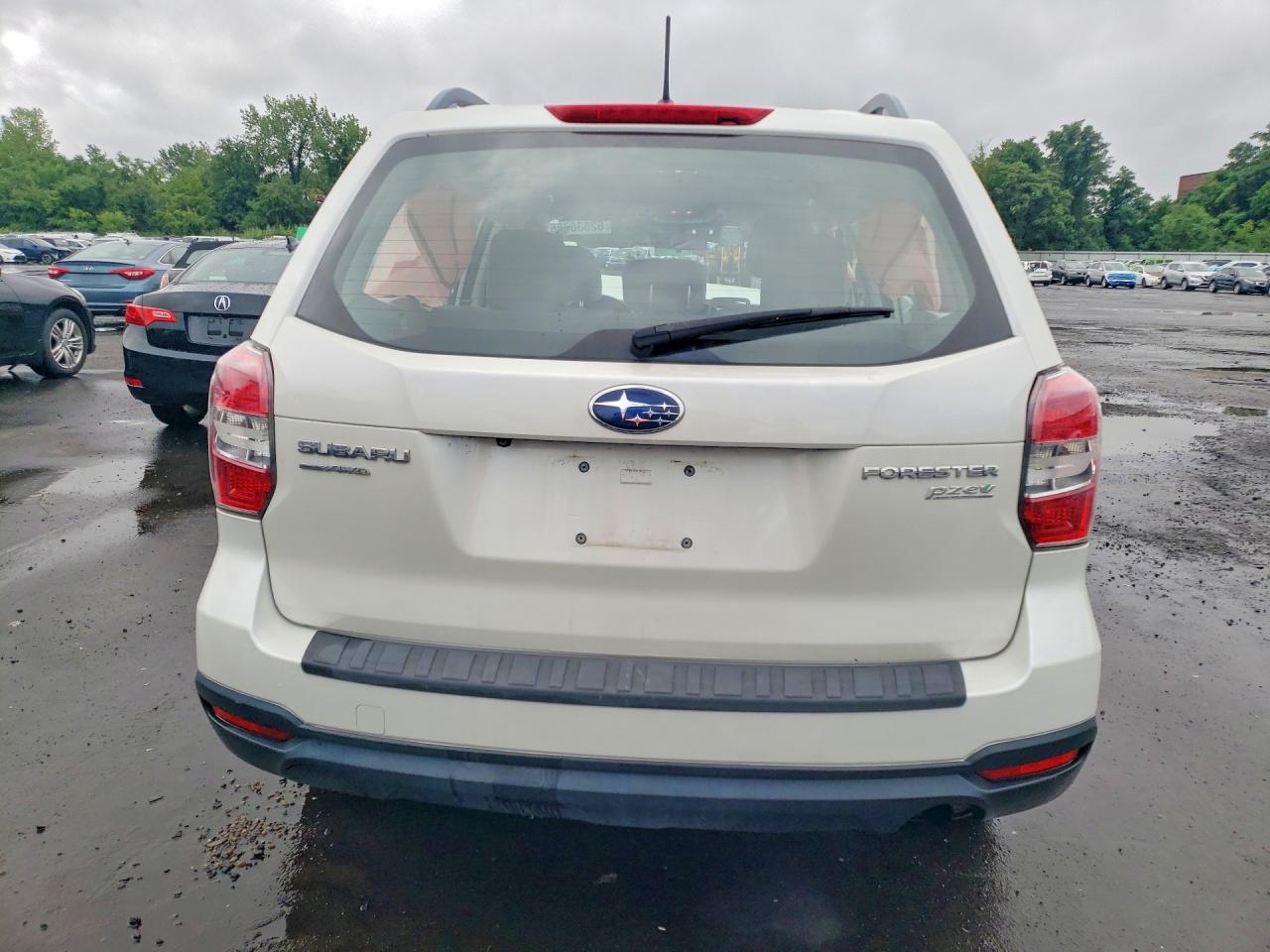 2015 Subaru Forester 2.5i White vin: JF2SJABC0FH496528