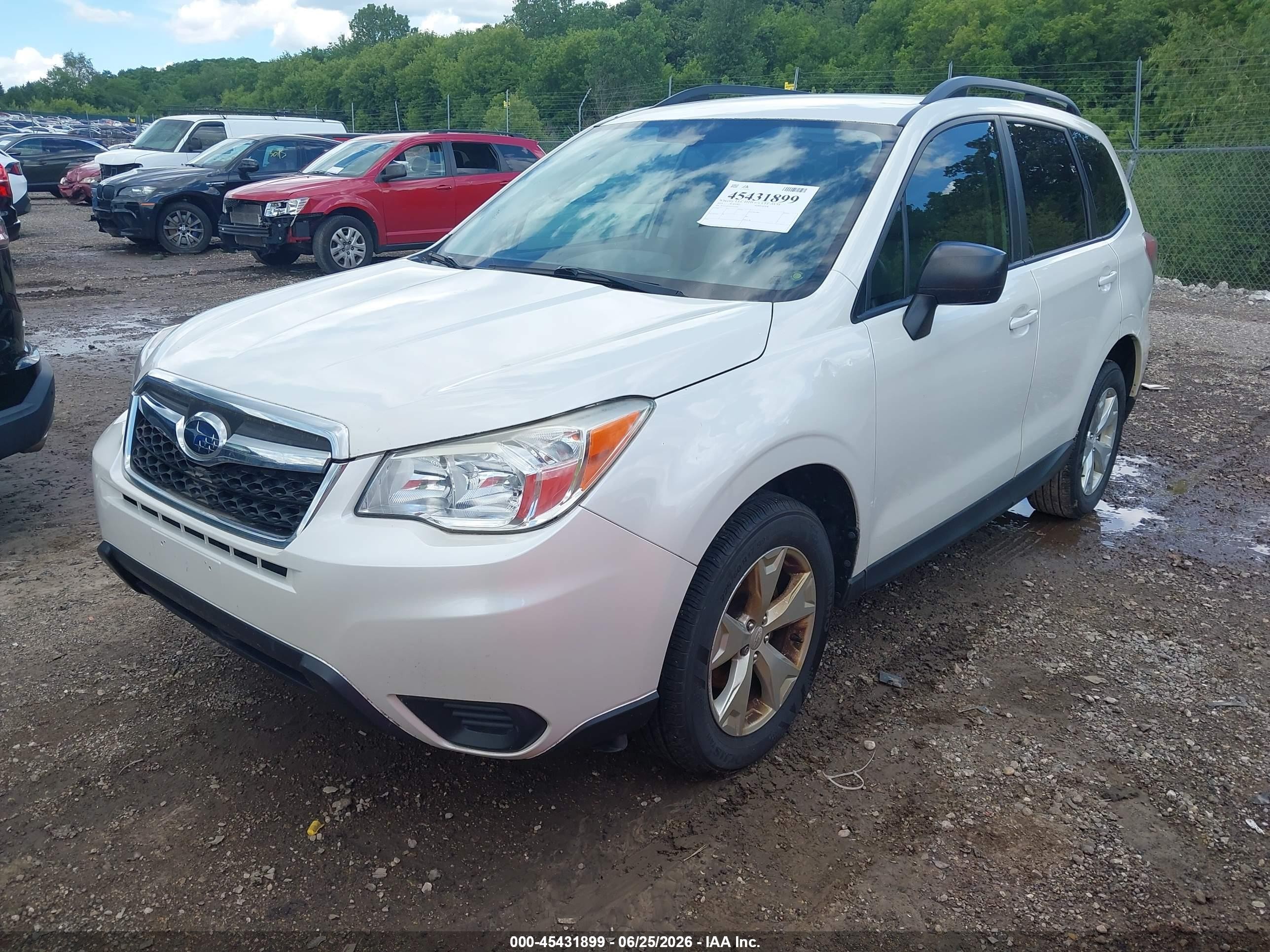 2015 Subaru Forester 2.5i White vin: JF2SJABC0FH514266