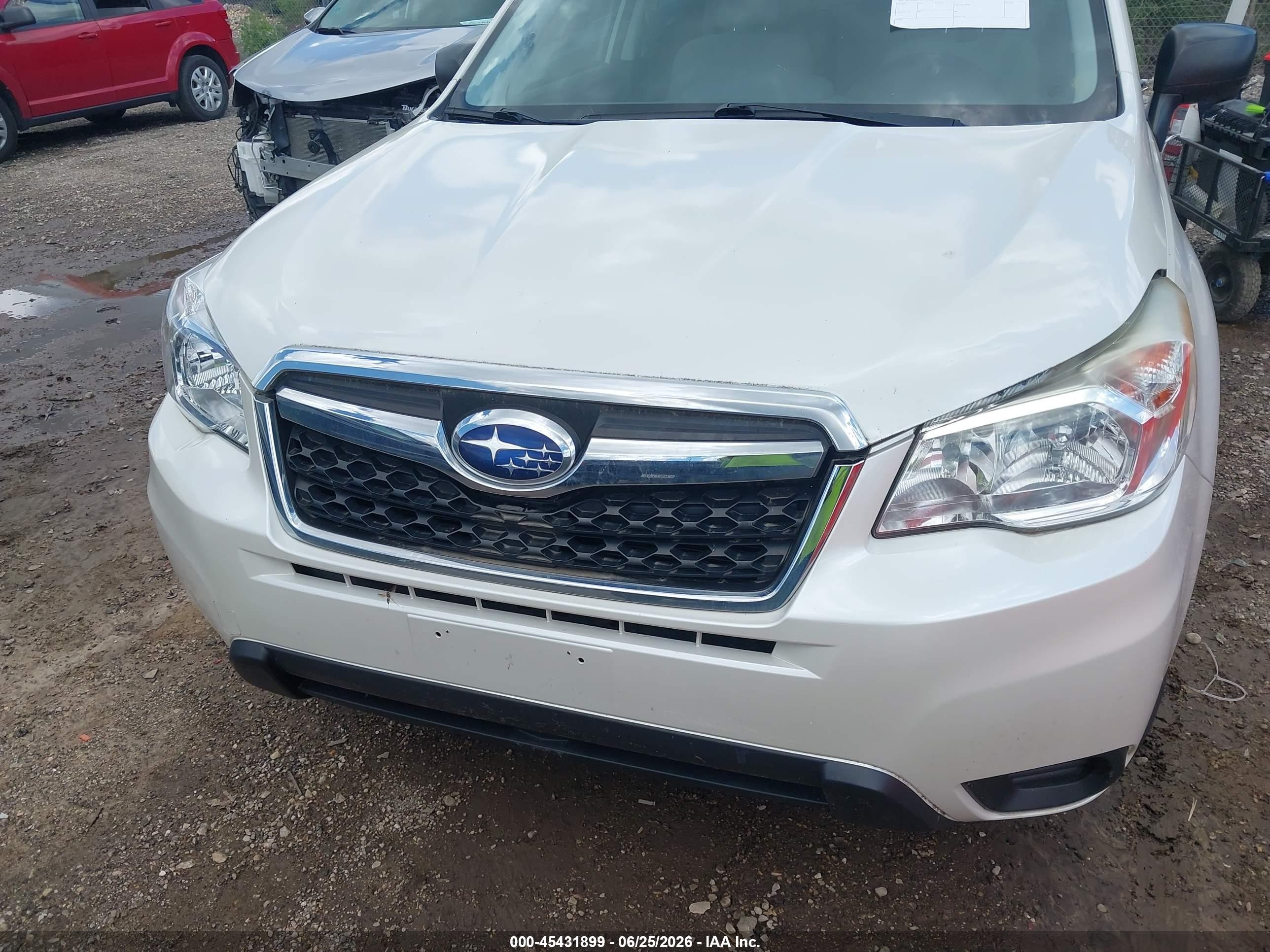 2015 Subaru Forester 2.5i White vin: JF2SJABC0FH514266