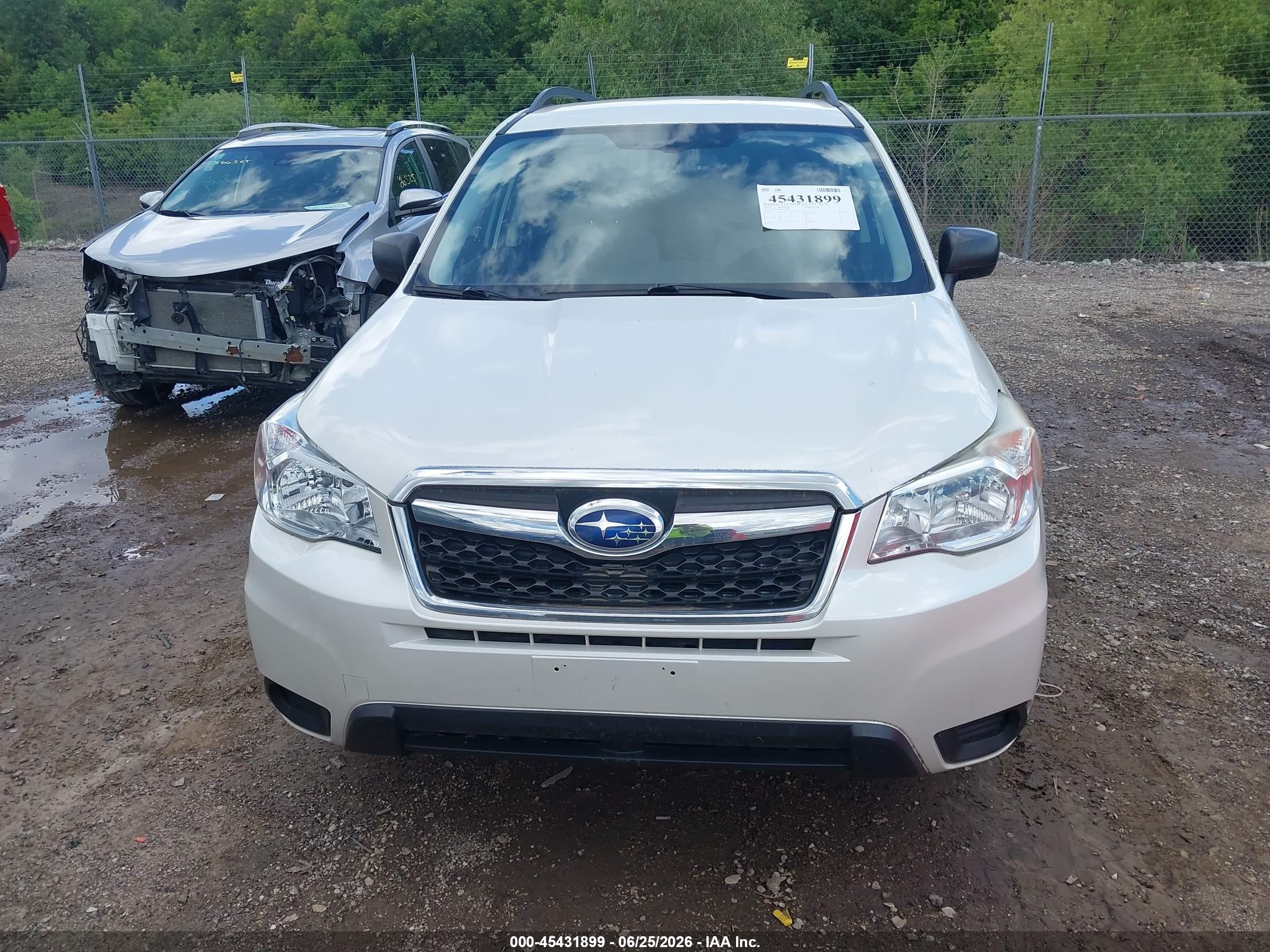 2015 Subaru Forester 2.5i White vin: JF2SJABC0FH514266