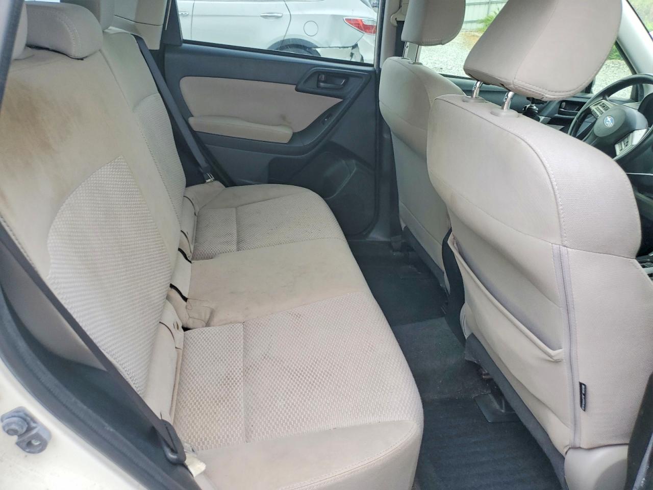 2015 Subaru Forester 2.5i White vin: JF2SJABC0FH572457