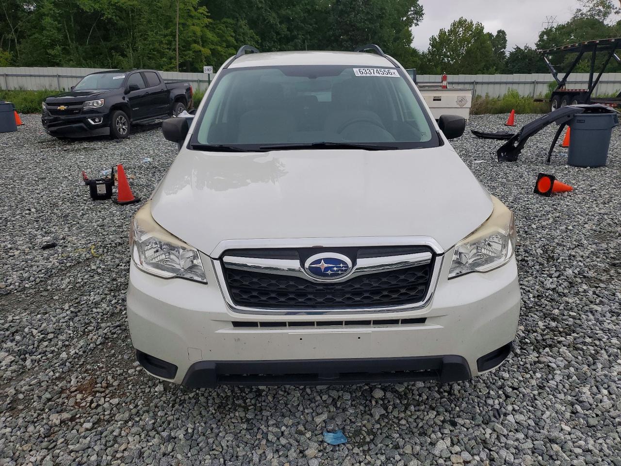 2015 Subaru Forester 2.5i White vin: JF2SJABC0FH572457