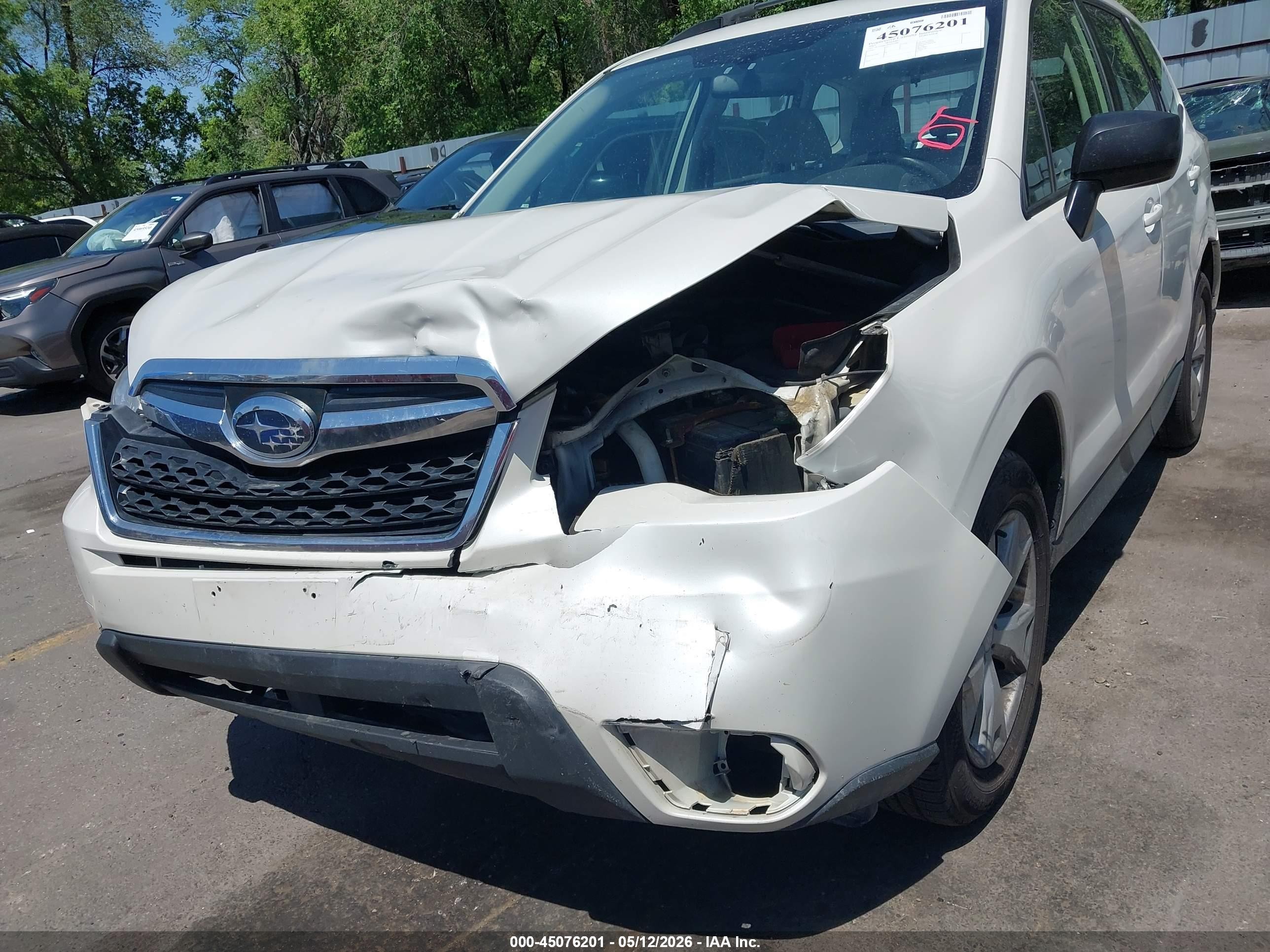 2015 Subaru Forester 2.5i Белый vin: JF2SJABC0FH817080