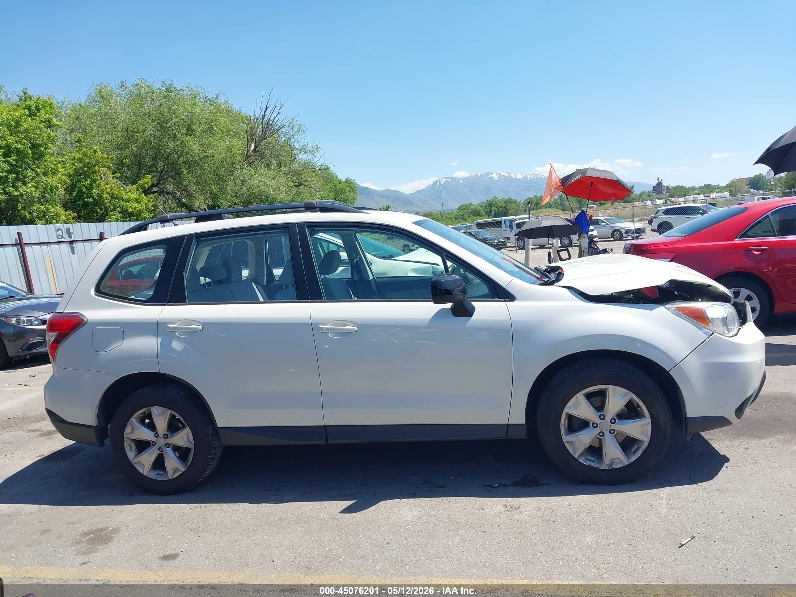2015 Subaru Forester 2.5i Белый vin: JF2SJABC0FH817080