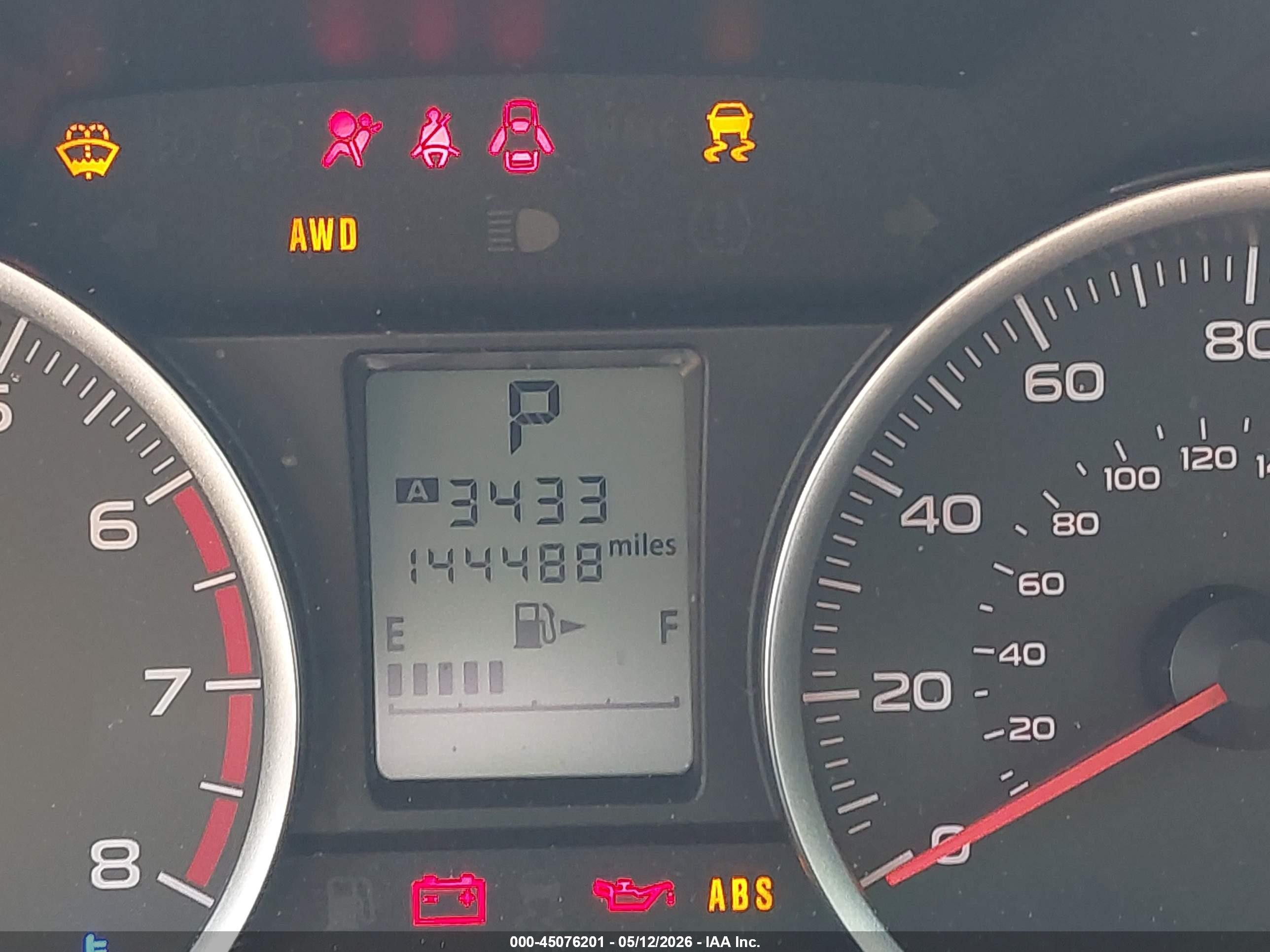 2015 Subaru Forester 2.5i Белый vin: JF2SJABC0FH817080