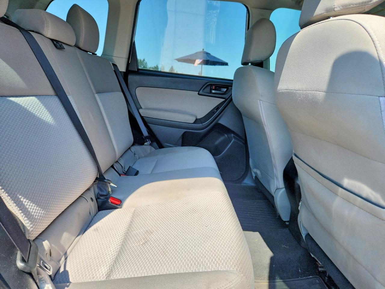 2015 Subaru Forester 2.5i Silver vin: JF2SJABC1FH494867