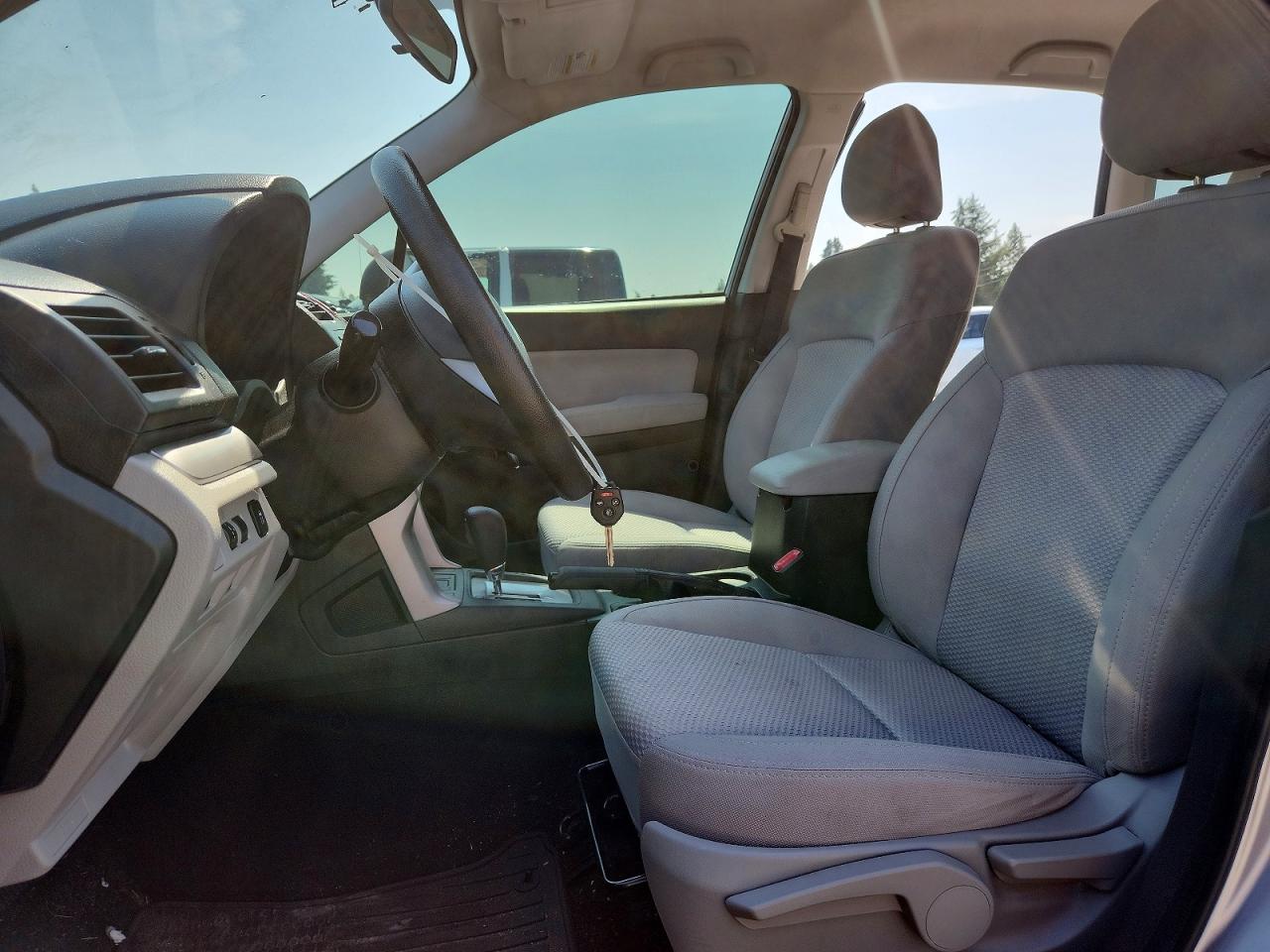 2015 Subaru Forester 2.5i Silver vin: JF2SJABC1FH494867