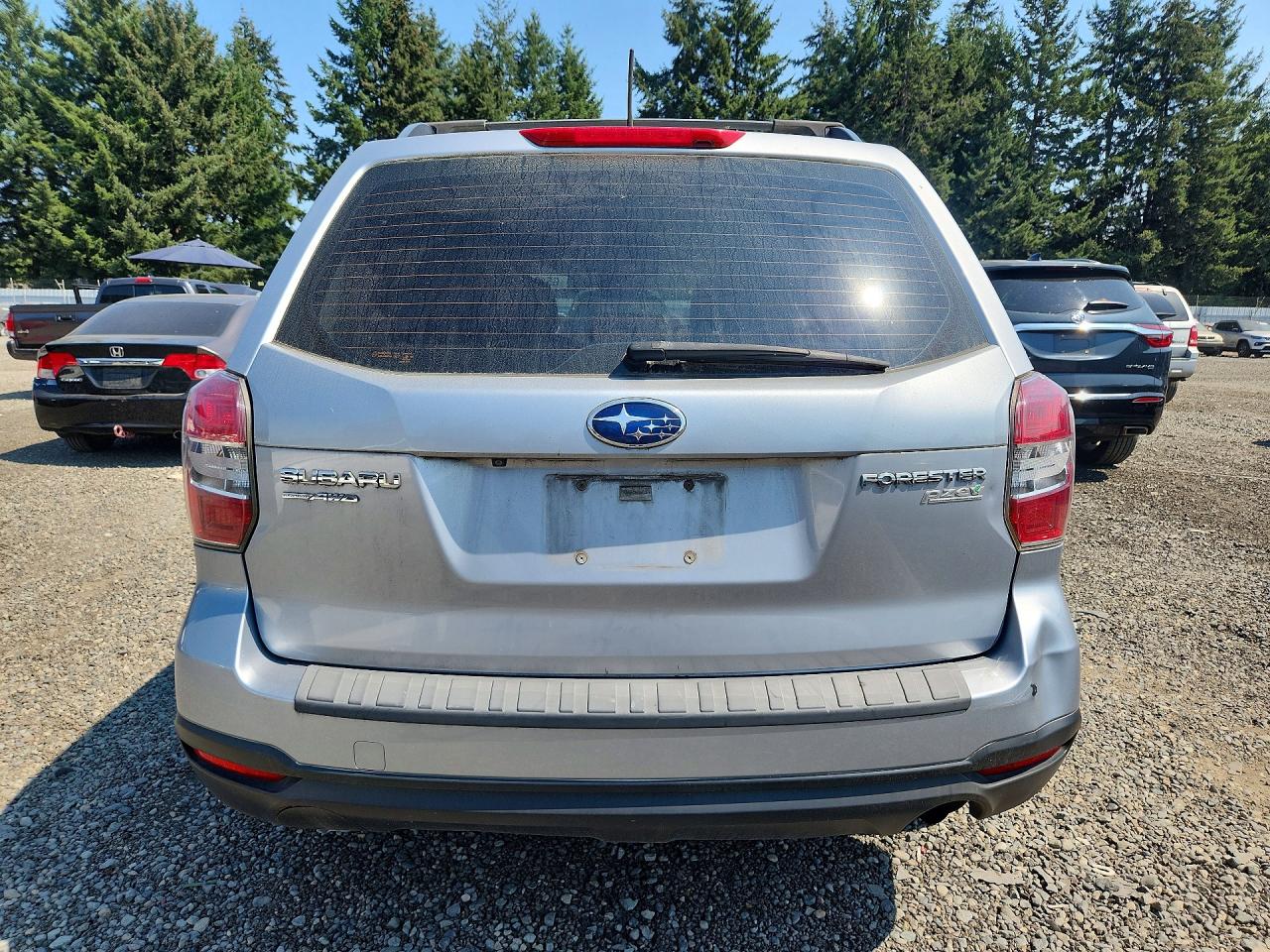 2015 Subaru Forester 2.5i Silver vin: JF2SJABC1FH494867