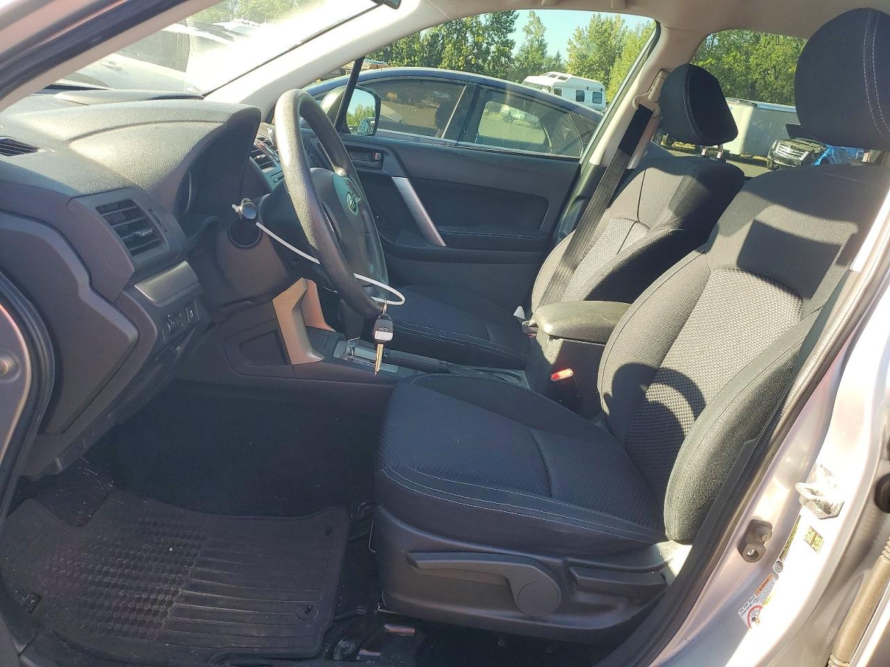 2015 Subaru Forester 2.5i Серебряный vin: JF2SJABC1FH555232