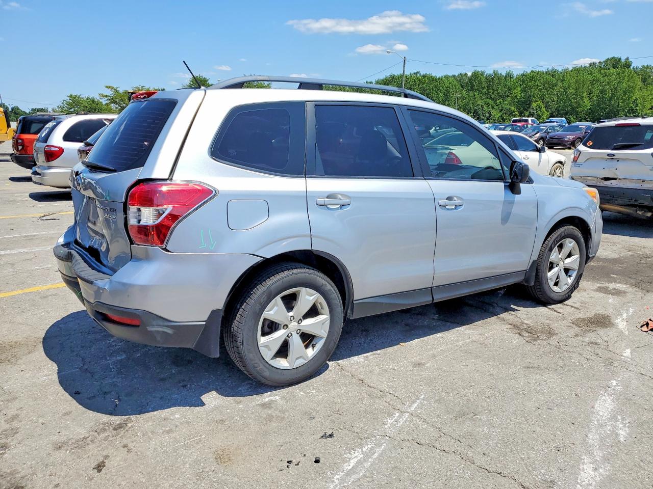 2015 Subaru Forester 2.5i Серебряный vin: JF2SJABC1FH569938