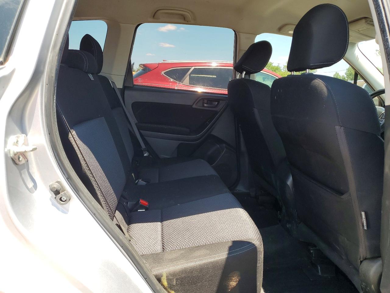 2015 Subaru Forester 2.5i Серебряный vin: JF2SJABC1FH569938