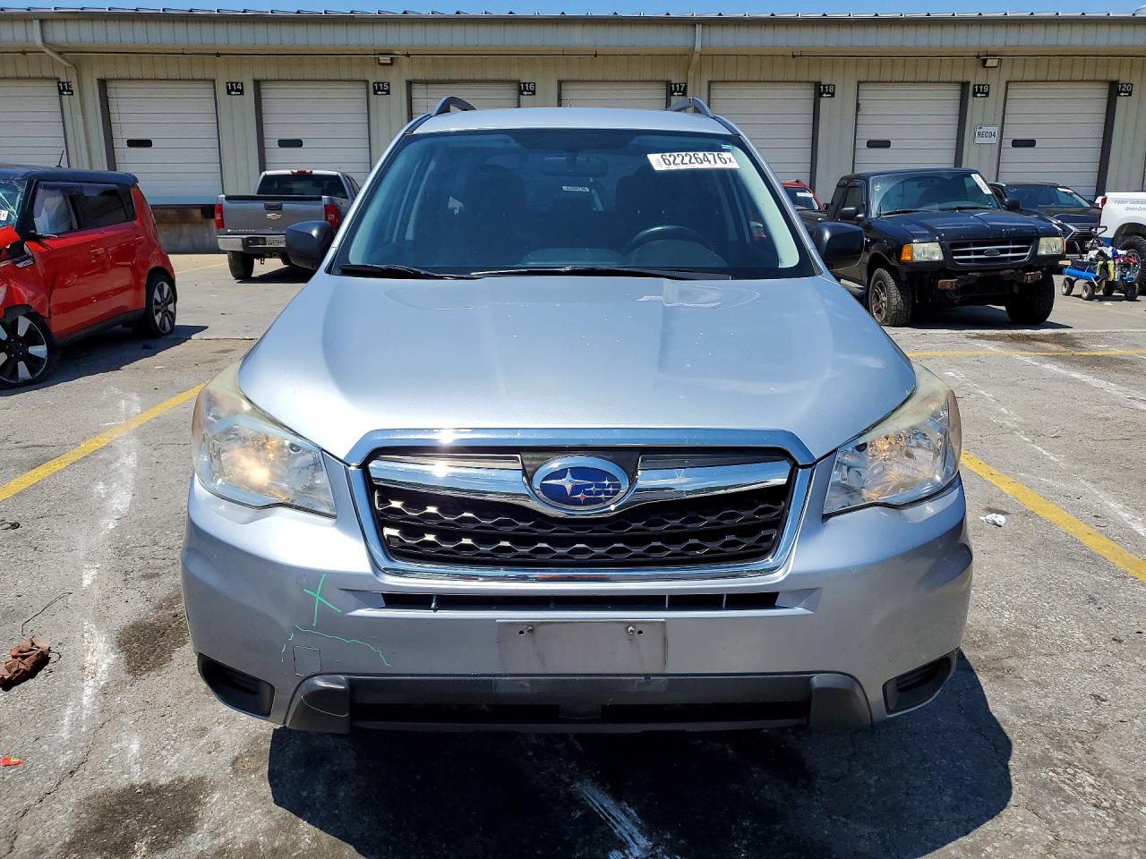2015 Subaru Forester 2.5i Серебряный vin: JF2SJABC1FH569938