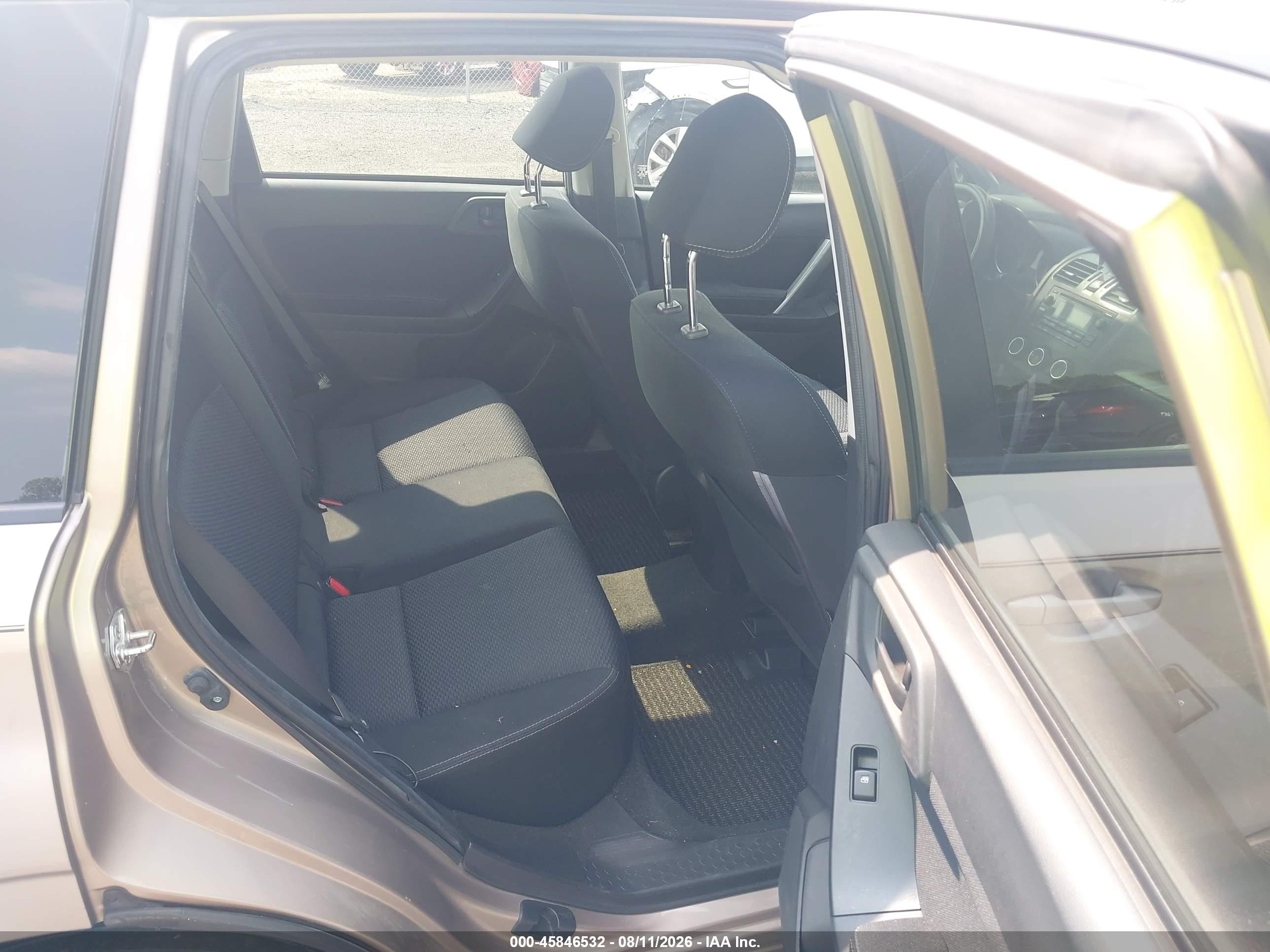 2015 Subaru Forester 2.5i Бежевый vin: JF2SJABC1FH595391