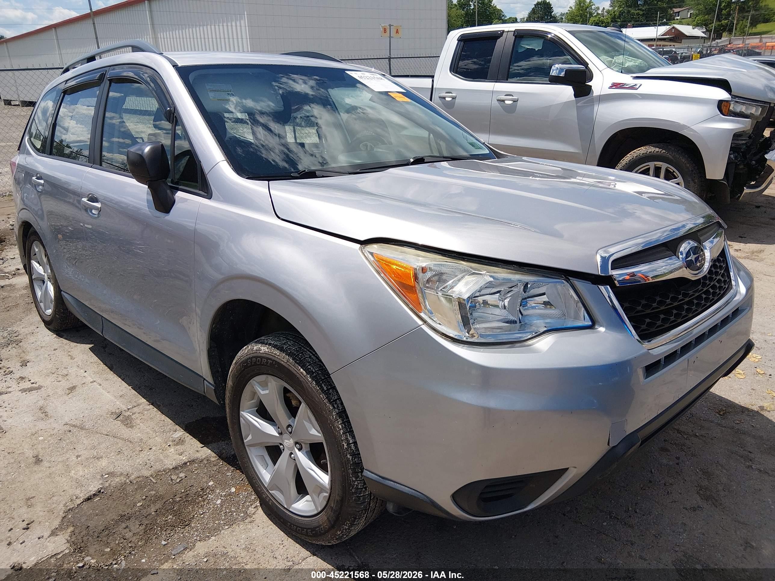 2015 Subaru Forester 2.5i Серебряный vin: JF2SJABC1FH821476