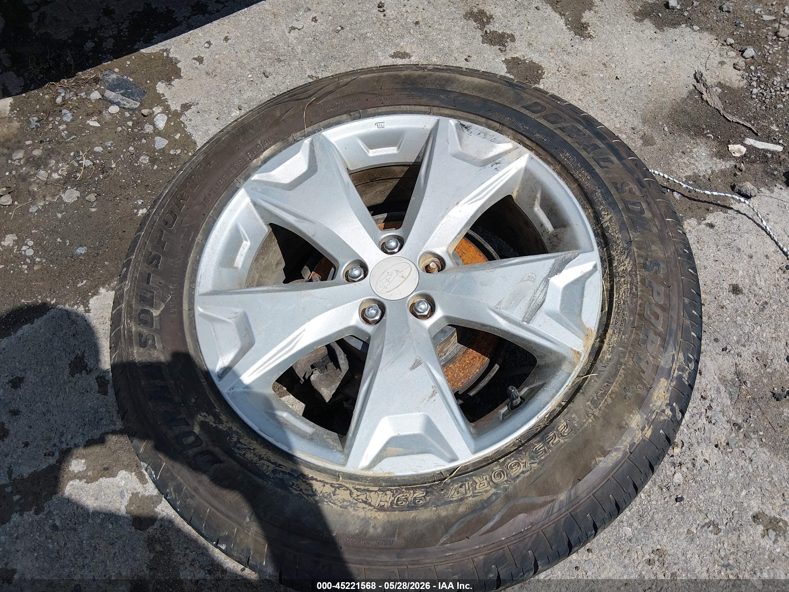 2015 Subaru Forester 2.5i Серебряный vin: JF2SJABC1FH821476
