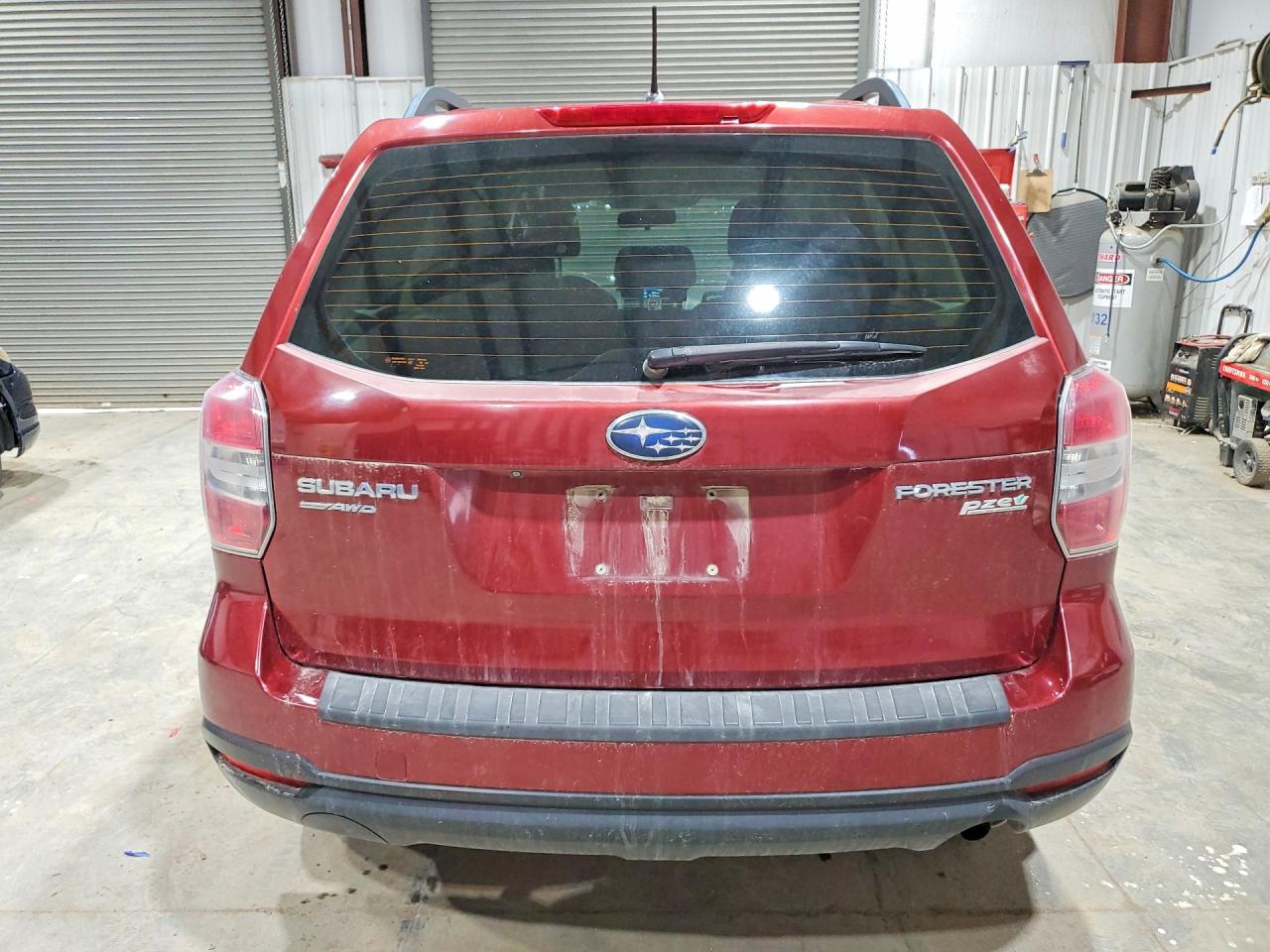 2015 Subaru Forester 2.5i Burgundy vin: JF2SJABC1FH825284