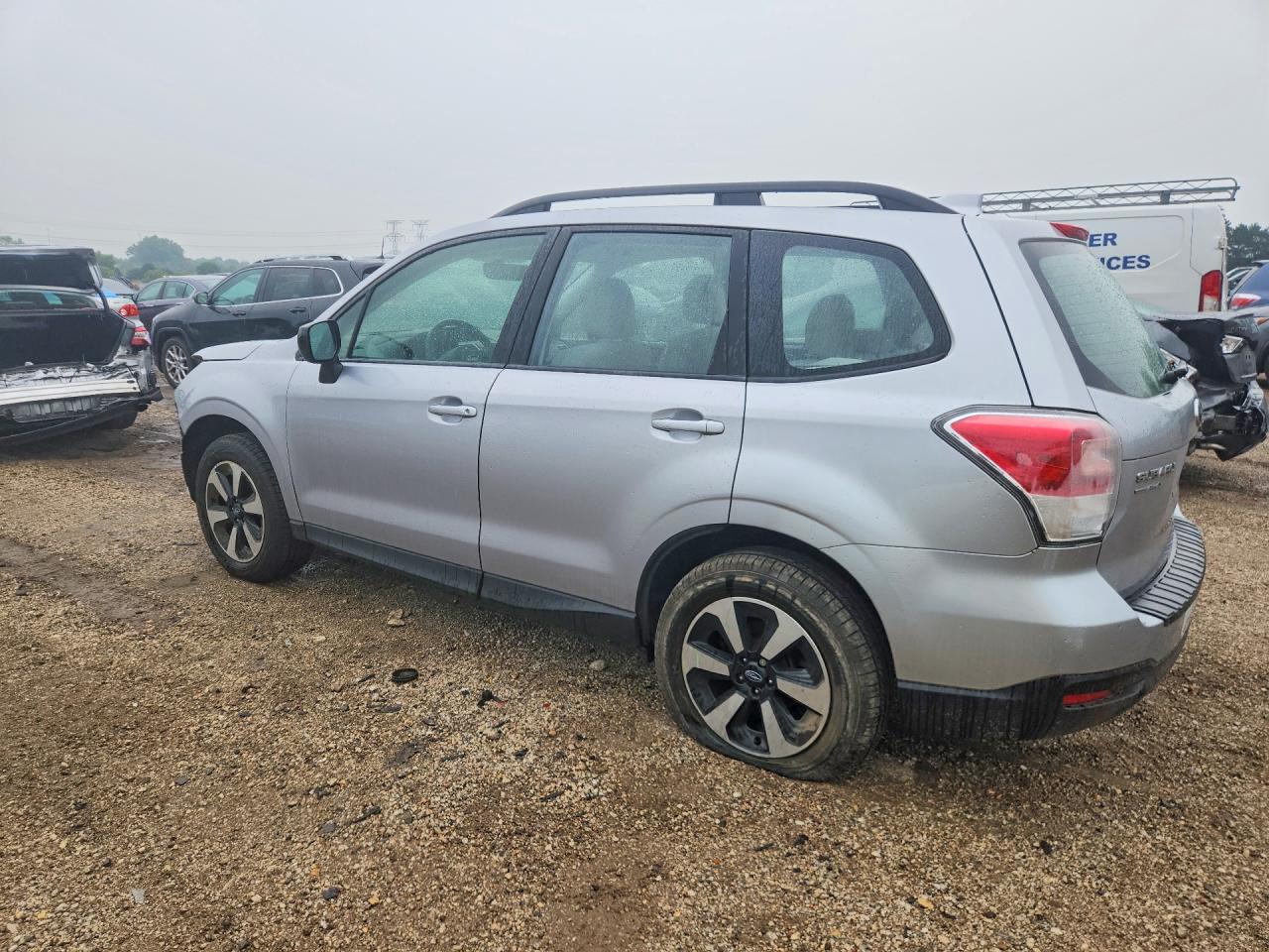 2018 Subaru Forester 2.5i Silver vin: JF2SJABC1JH544515