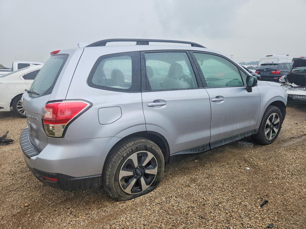 2018 Subaru Forester 2.5i Silver vin: JF2SJABC1JH544515