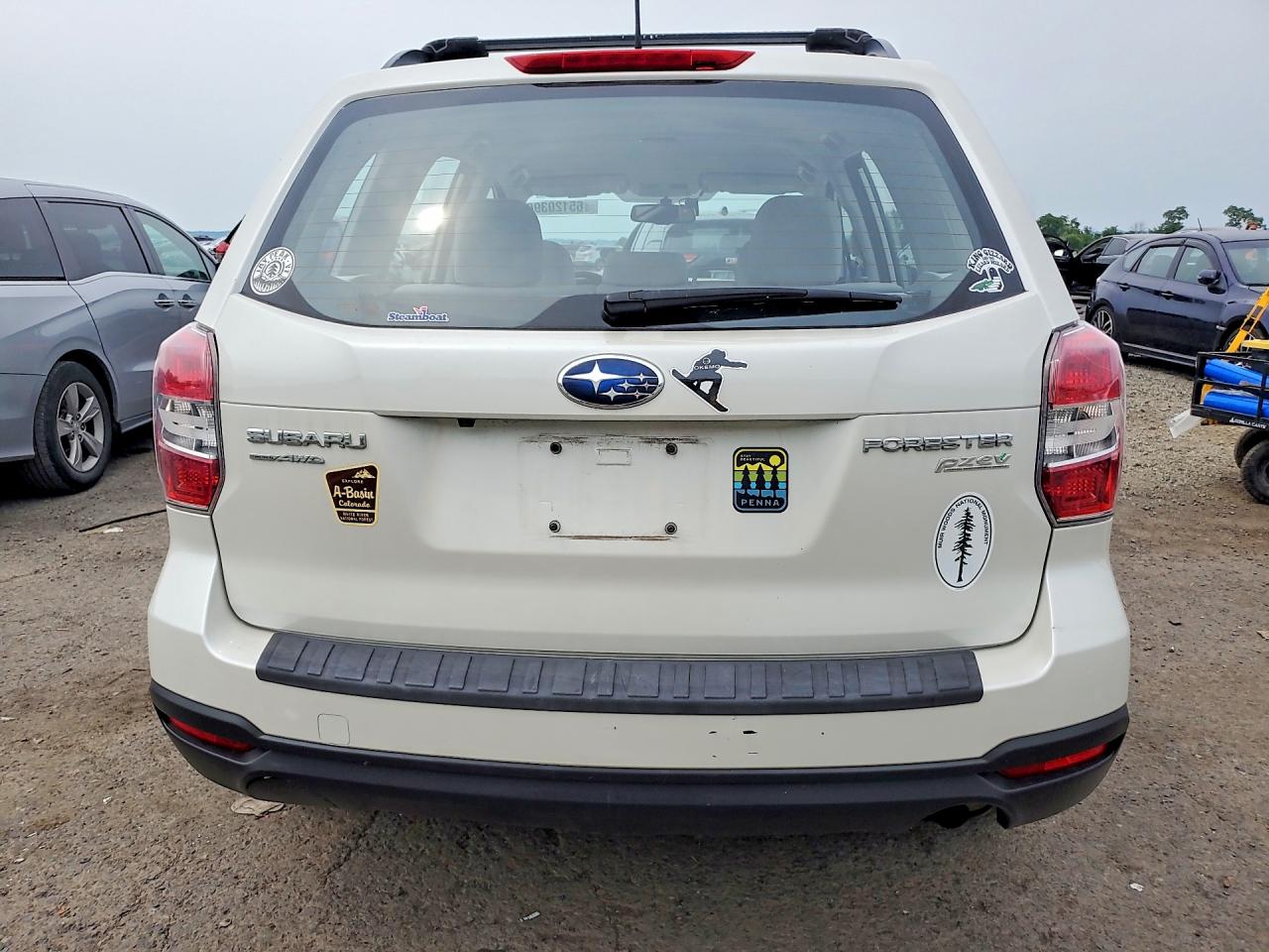2015 Subaru Forester 2.5i White vin: JF2SJABC2FH516276