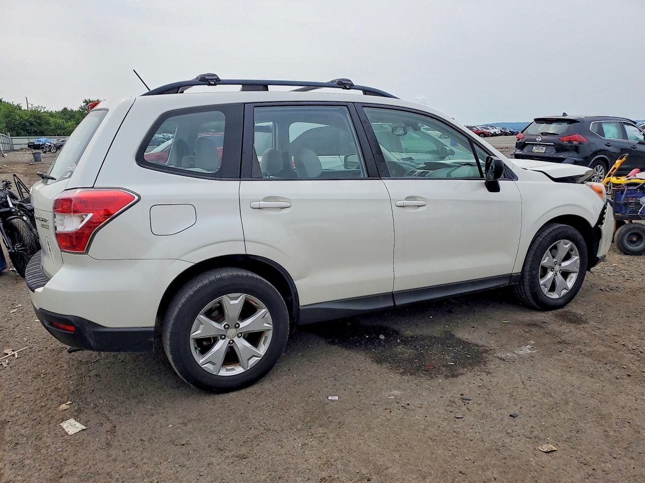 2015 Subaru Forester 2.5i White vin: JF2SJABC2FH516276