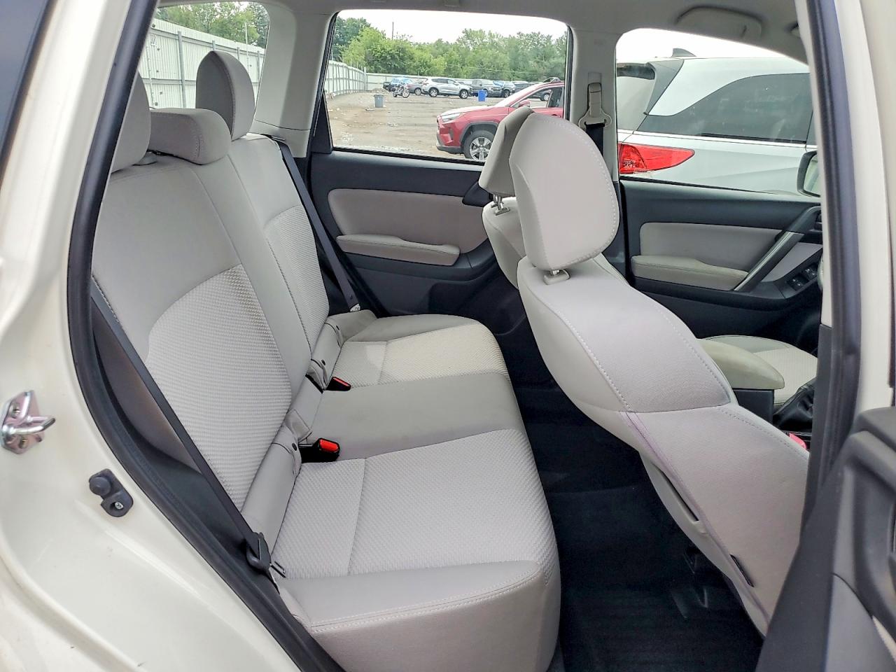 2015 Subaru Forester 2.5i White vin: JF2SJABC2FH516276