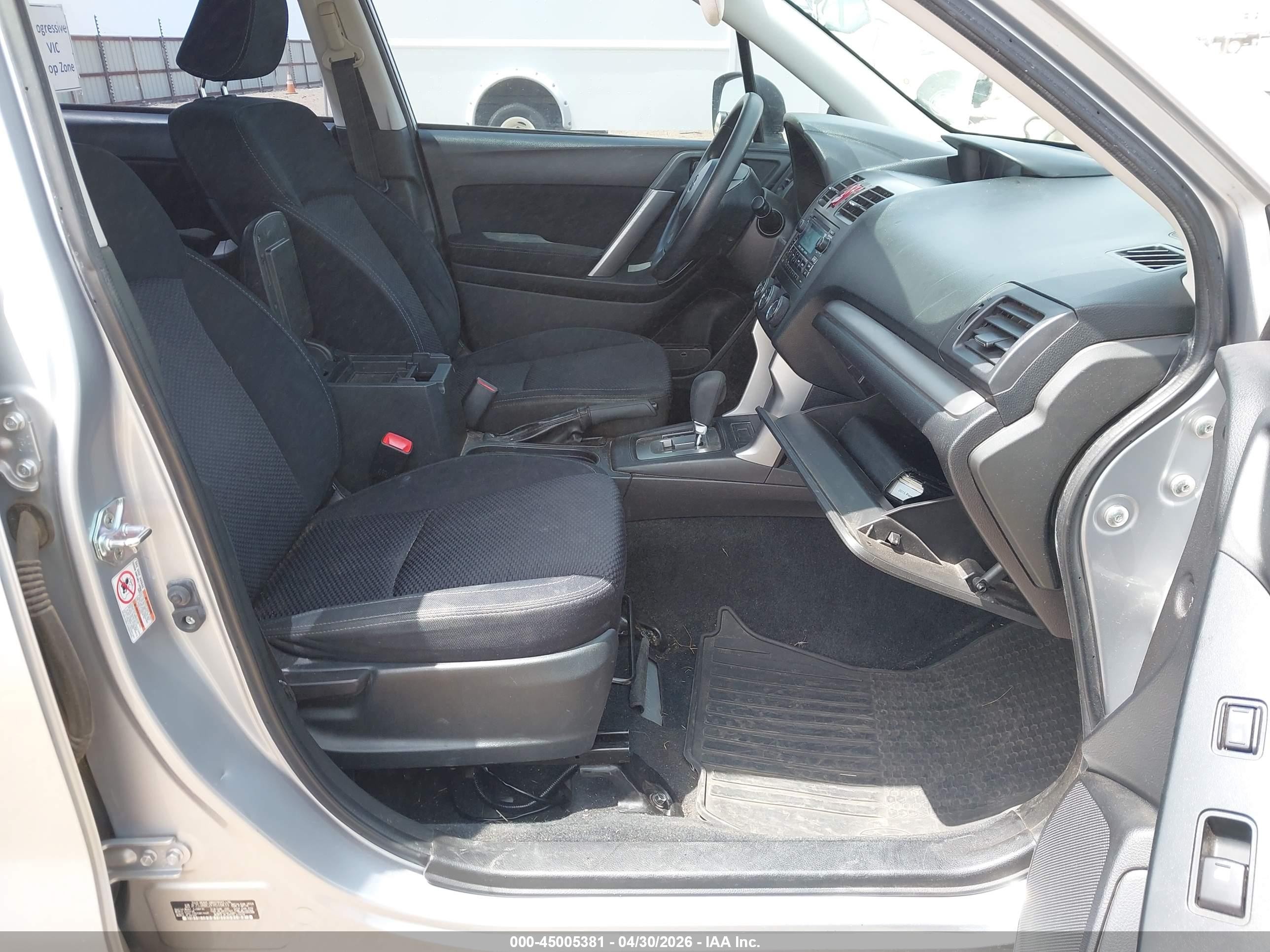 2015 Subaru Forester 2.5i Silver vin: JF2SJABC2FH518433