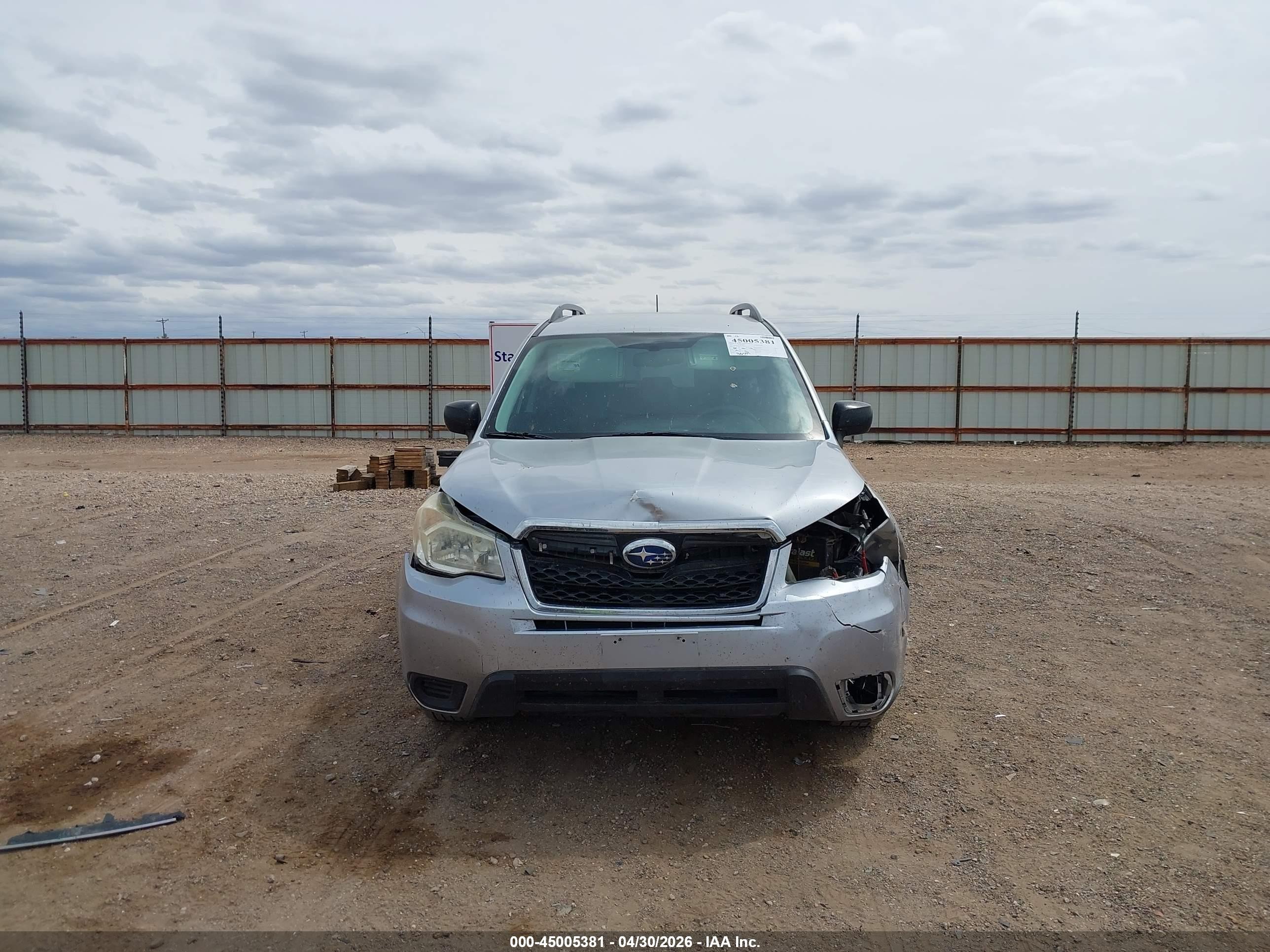 2015 Subaru Forester 2.5i Silver vin: JF2SJABC2FH518433