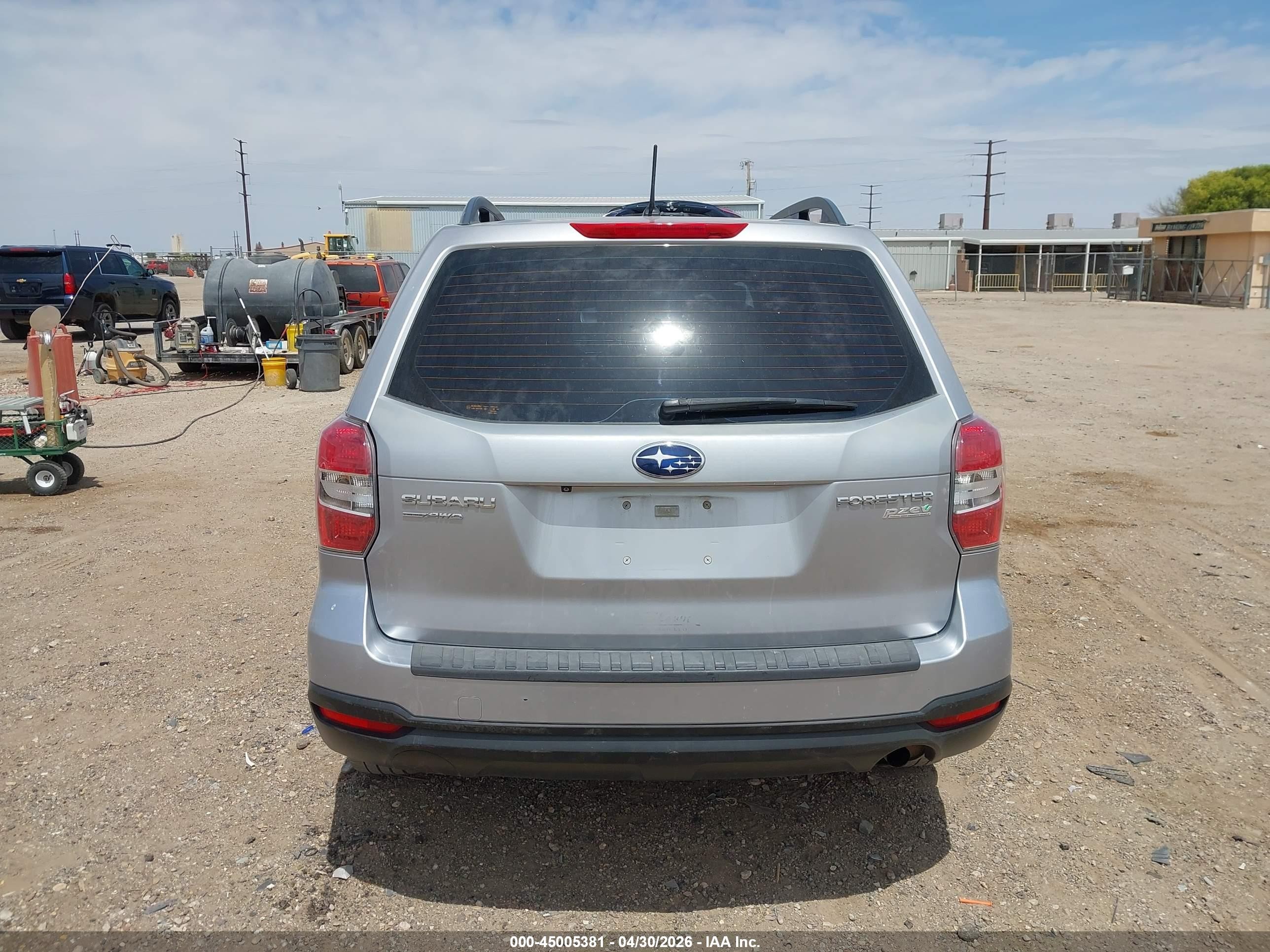 2015 Subaru Forester 2.5i Silver vin: JF2SJABC2FH518433