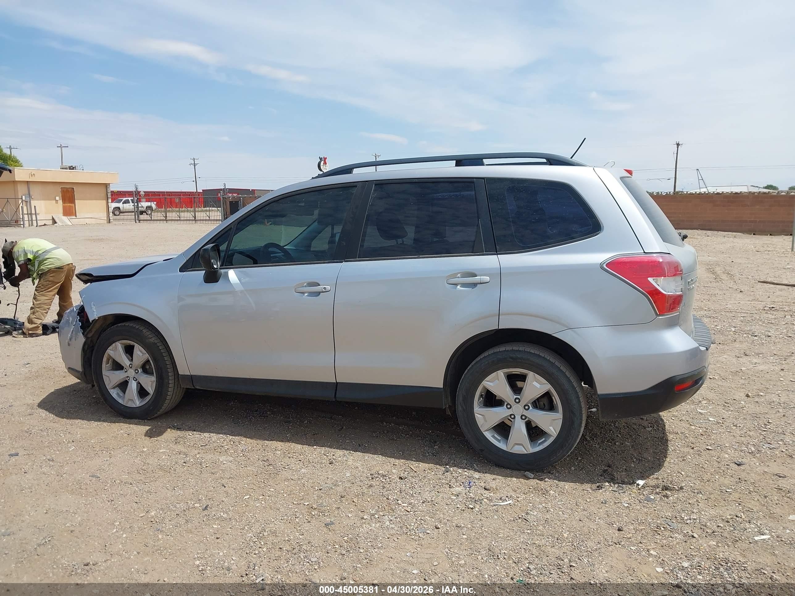 2015 Subaru Forester 2.5i Silver vin: JF2SJABC2FH518433