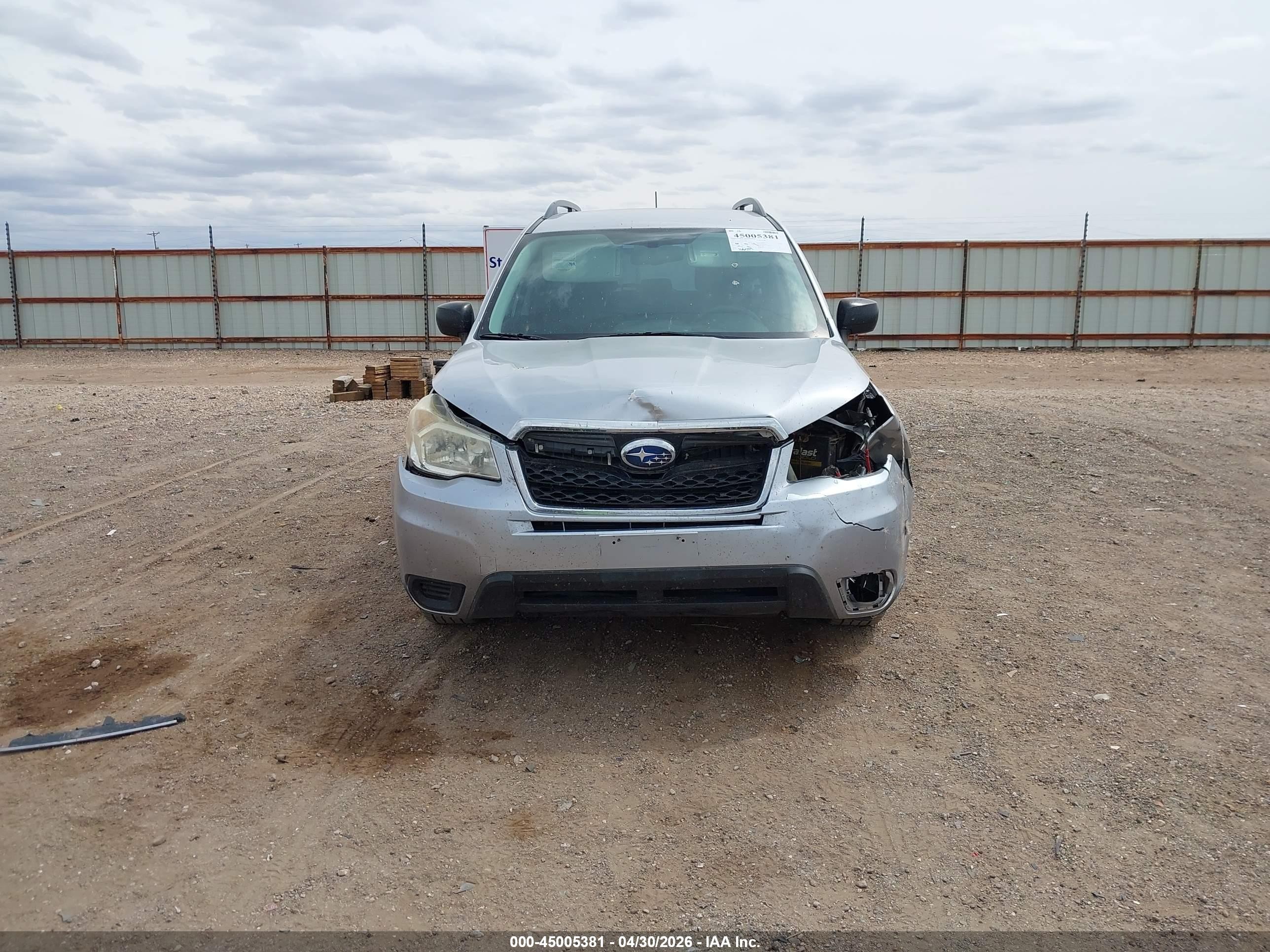 2015 Subaru Forester 2.5i Silver vin: JF2SJABC2FH518433