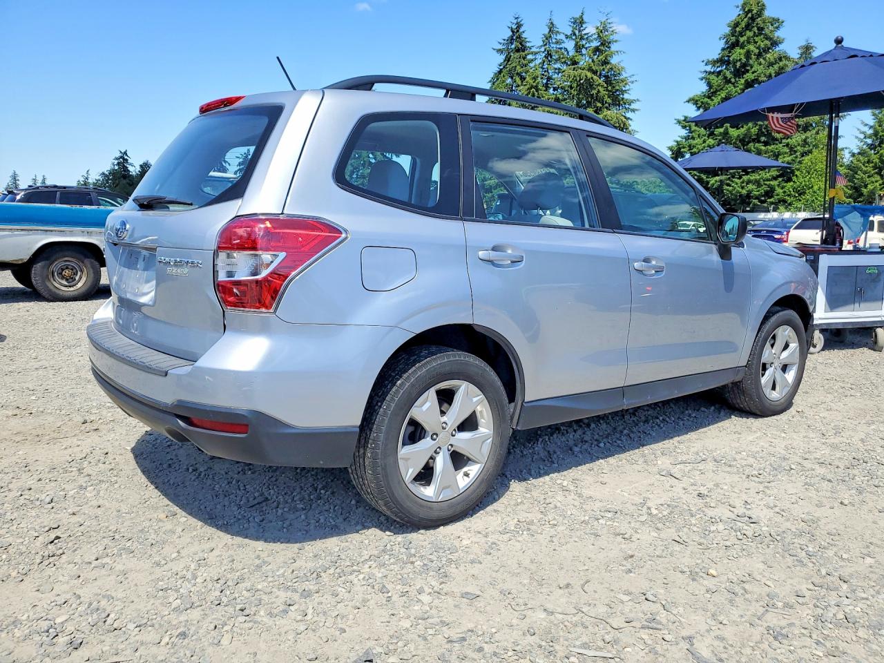 2015 Subaru Forester 2.5i Silver vin: JF2SJABC2FH546796