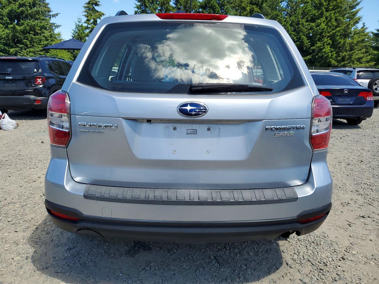 2015 Subaru Forester 2.5i Silver vin: JF2SJABC2FH546796